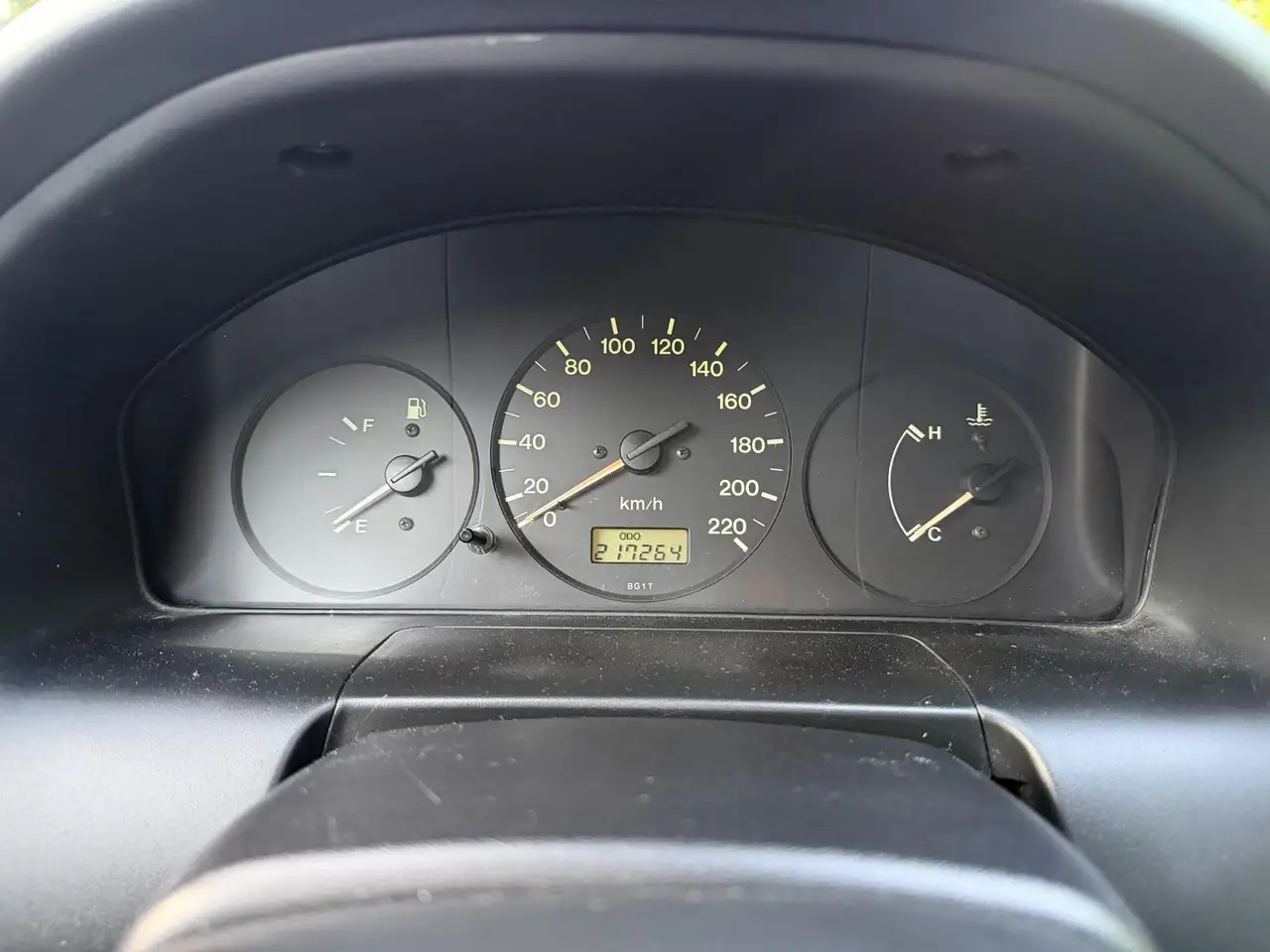 Mazda 323 1.5i P LX | Trekhaak | Radio / CD | APK tot 05-10-, foto 12