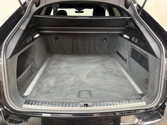 Audi A6 view 14