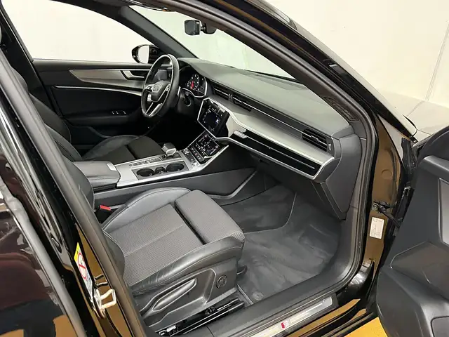 Audi A6 view 6