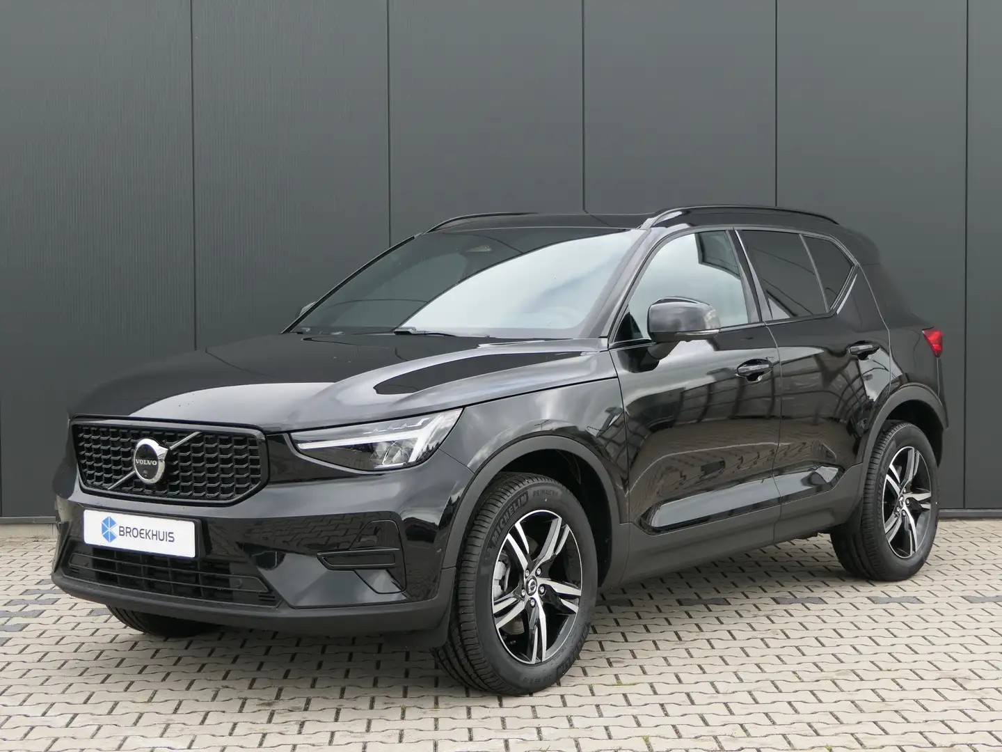 Volvo XC40 2.0 B4 Plus Dark | Panoramadak | 360 Camera | Verw Nero - 1