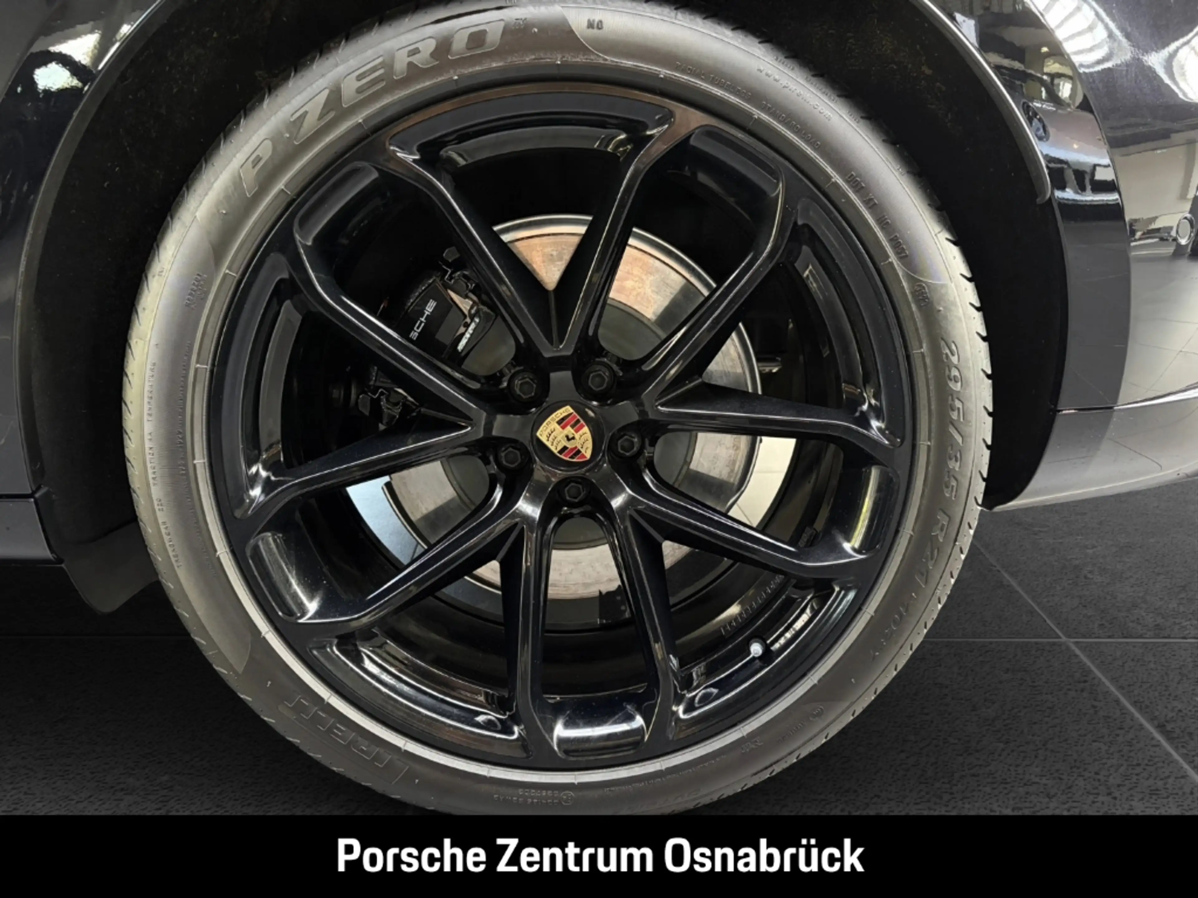 Porsche Macan GTS — photo 12
