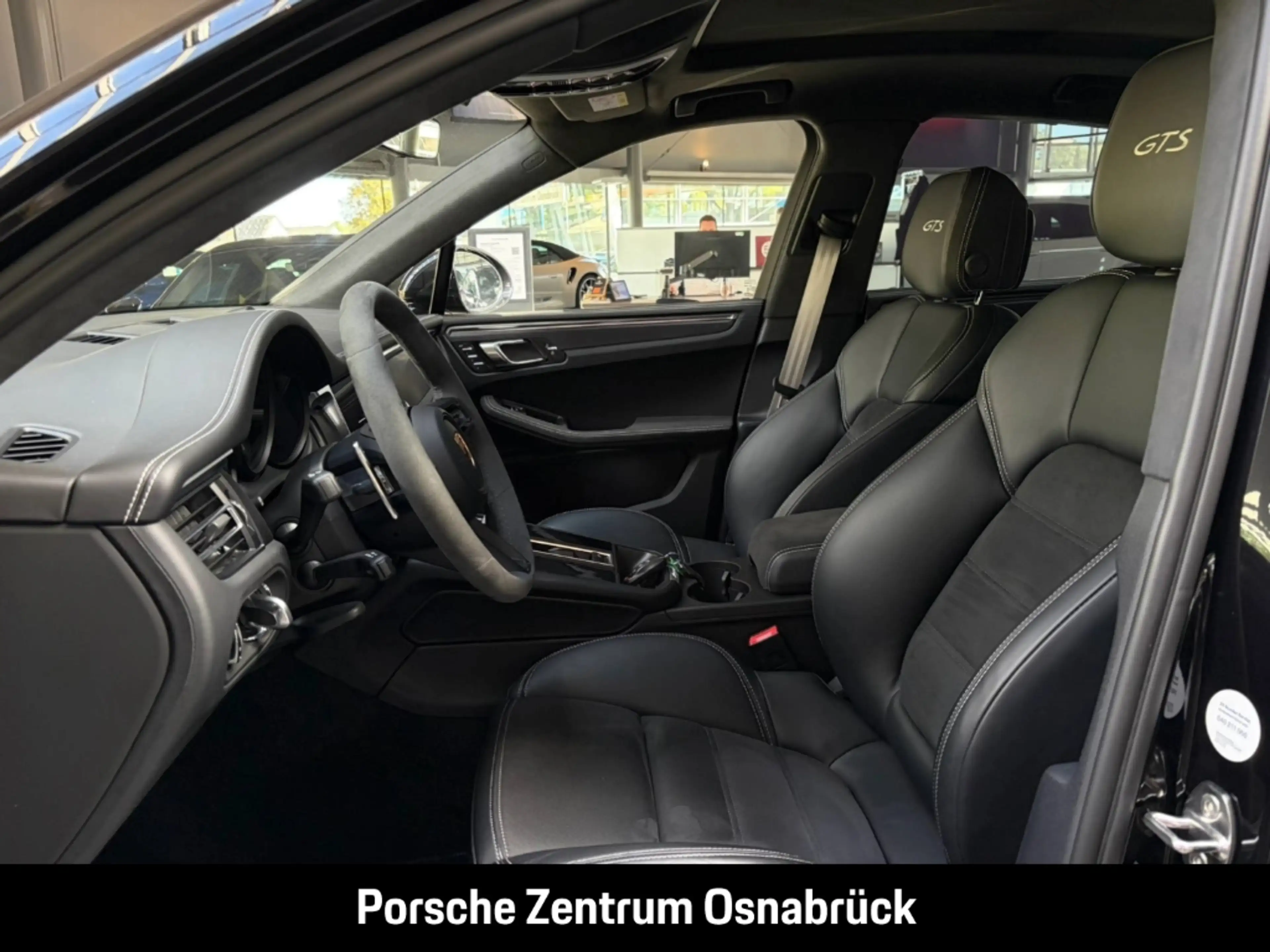 Porsche Macan GTS — photo 15