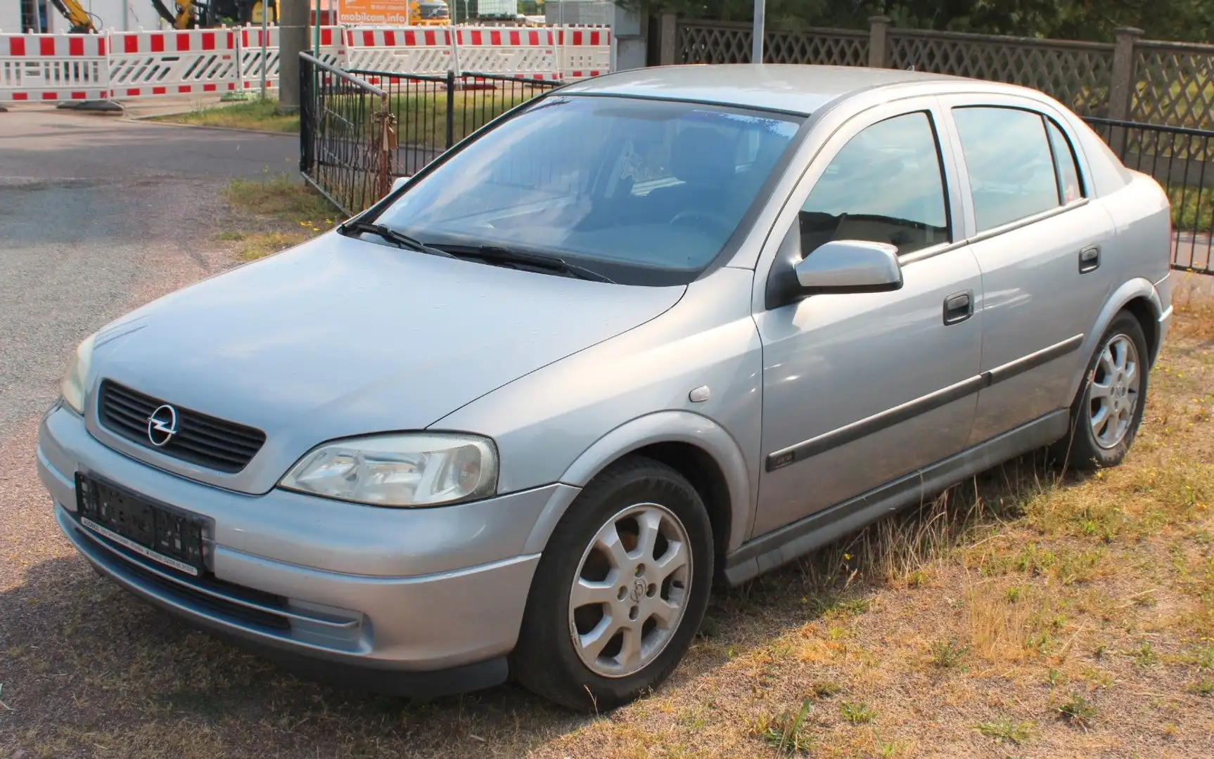 Opel Astra 1.6 16V Selection Silver - 1
