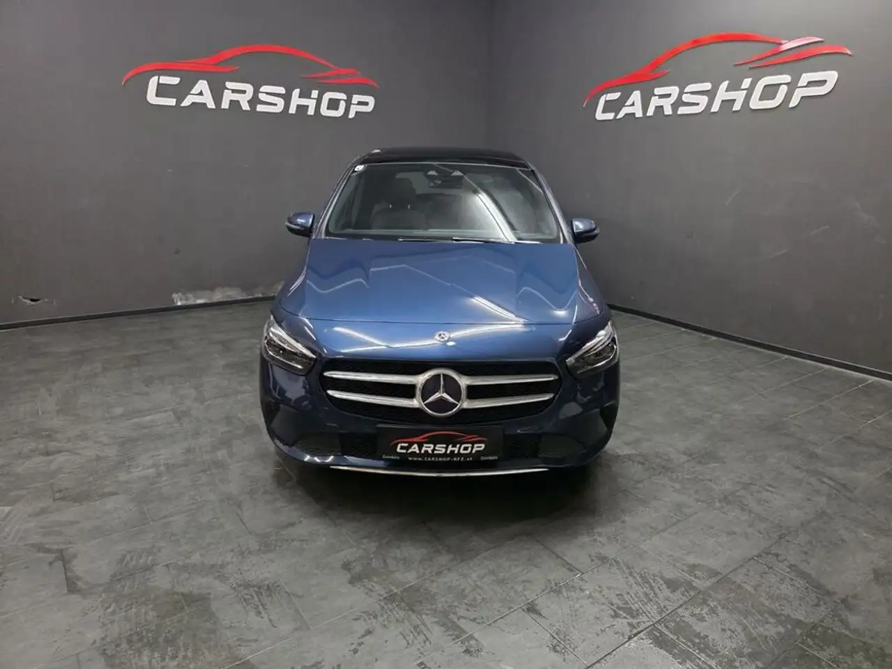 Mercedes-Benz B 180