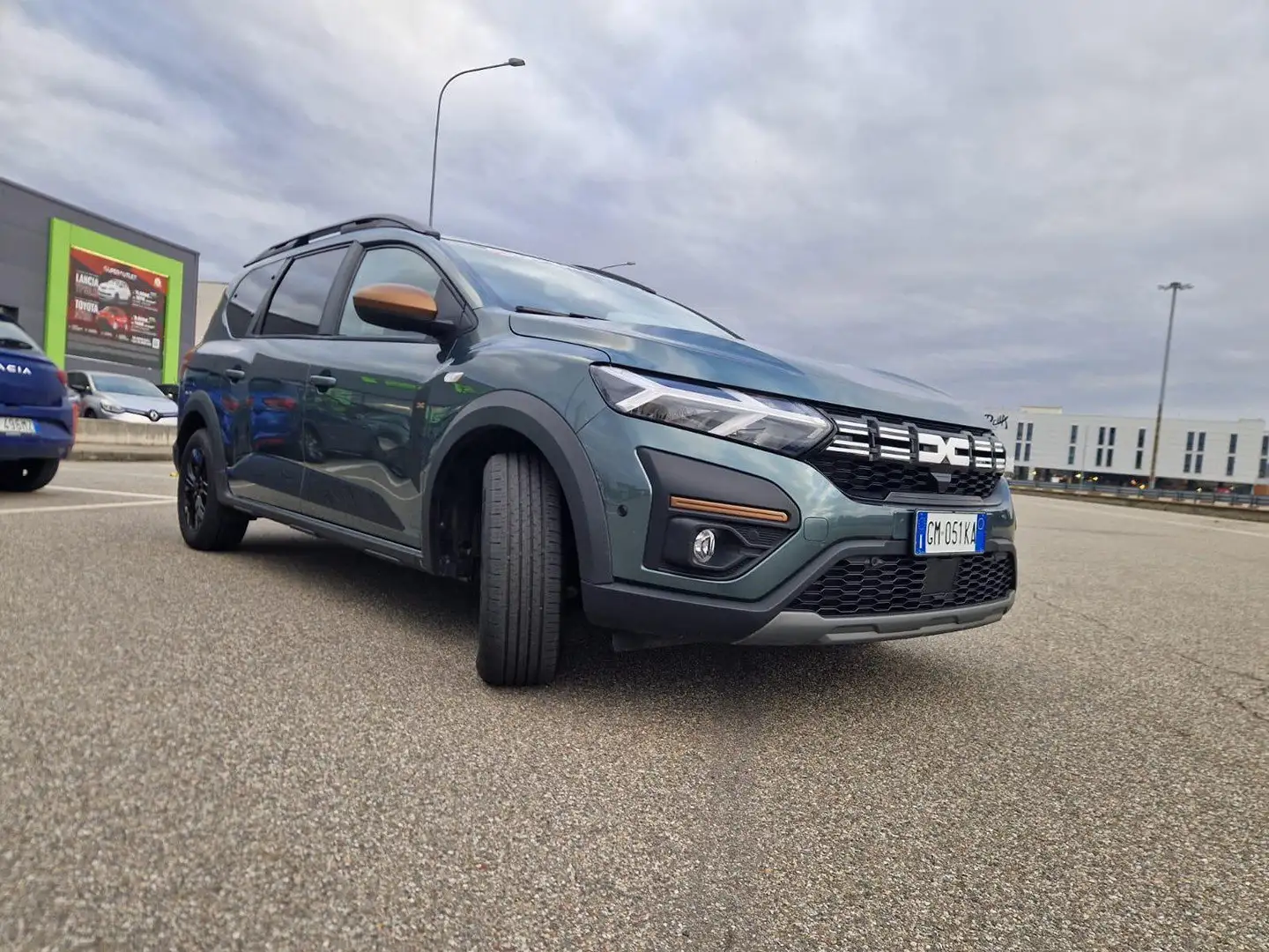 Dacia Jogger Extreme HYBRID 140 7P Verde - 2