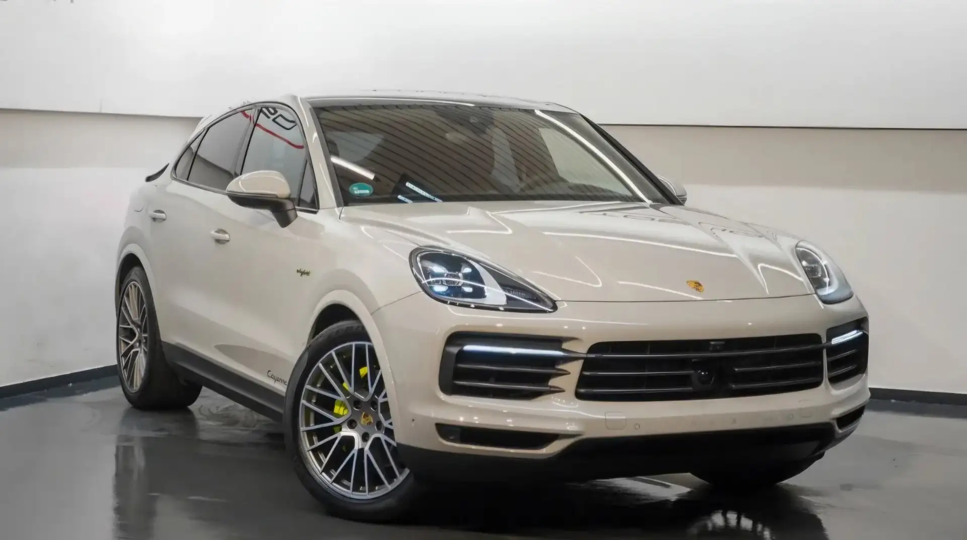 Porsche Cayenne Coupe E-Hybrid Platinum Edition Aut. Grau - 1