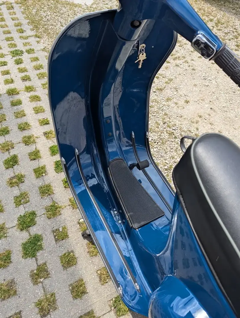 Vespa Primavera 125 Rosso - 2