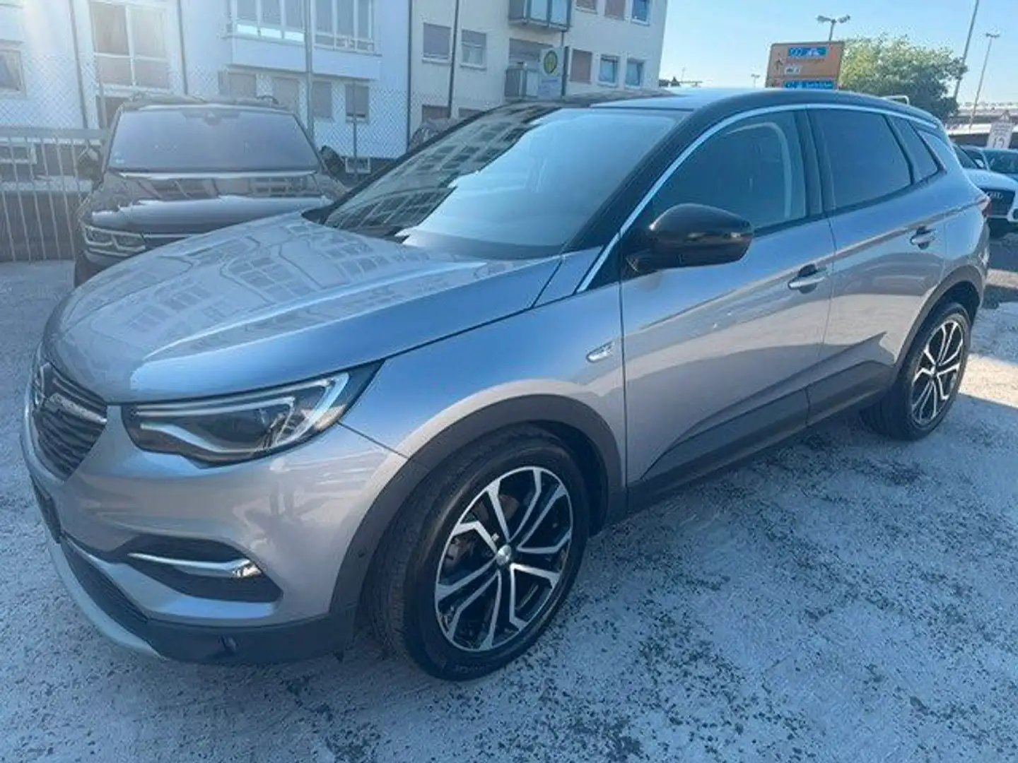 Opel Grandland X EcoTec 1,2 KAMERA*PARKPILOT Grijs - 1