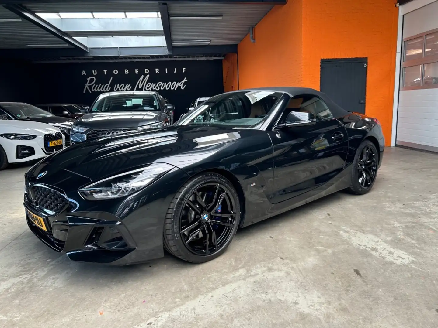 BMW Z4 SDRIVE20I M-Pakket High EX / 19Inch / Head-Up / Bl Zwart - 1