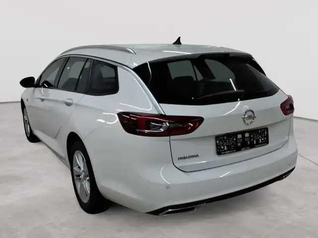 Opel Insignia view 5