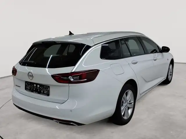 Opel Insignia view 4