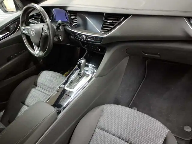 Opel Insignia view 9