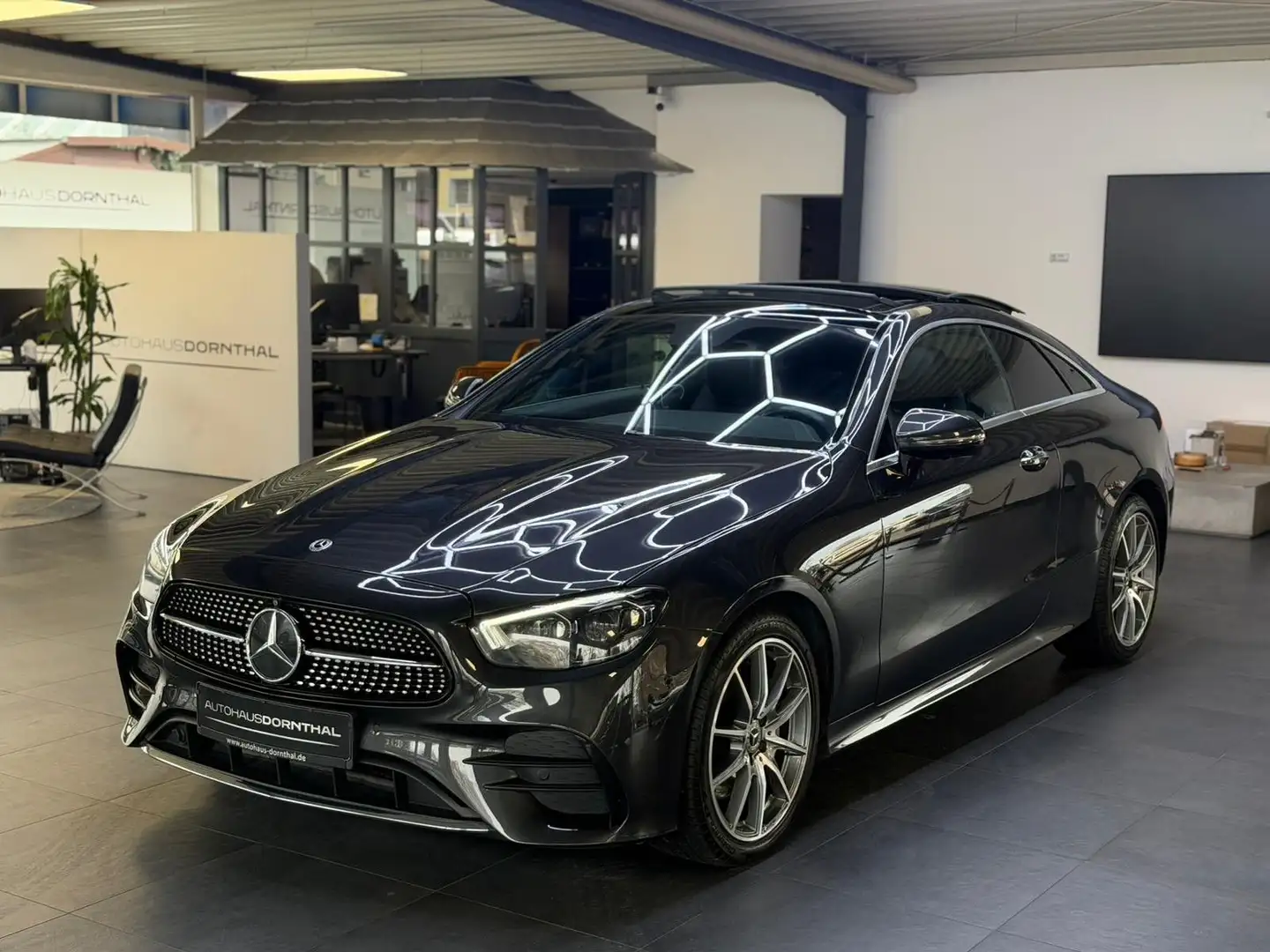Mercedes-Benz E 220 d Coupe/4MATIC/MEMORY/BURM/PANO Grau - 1