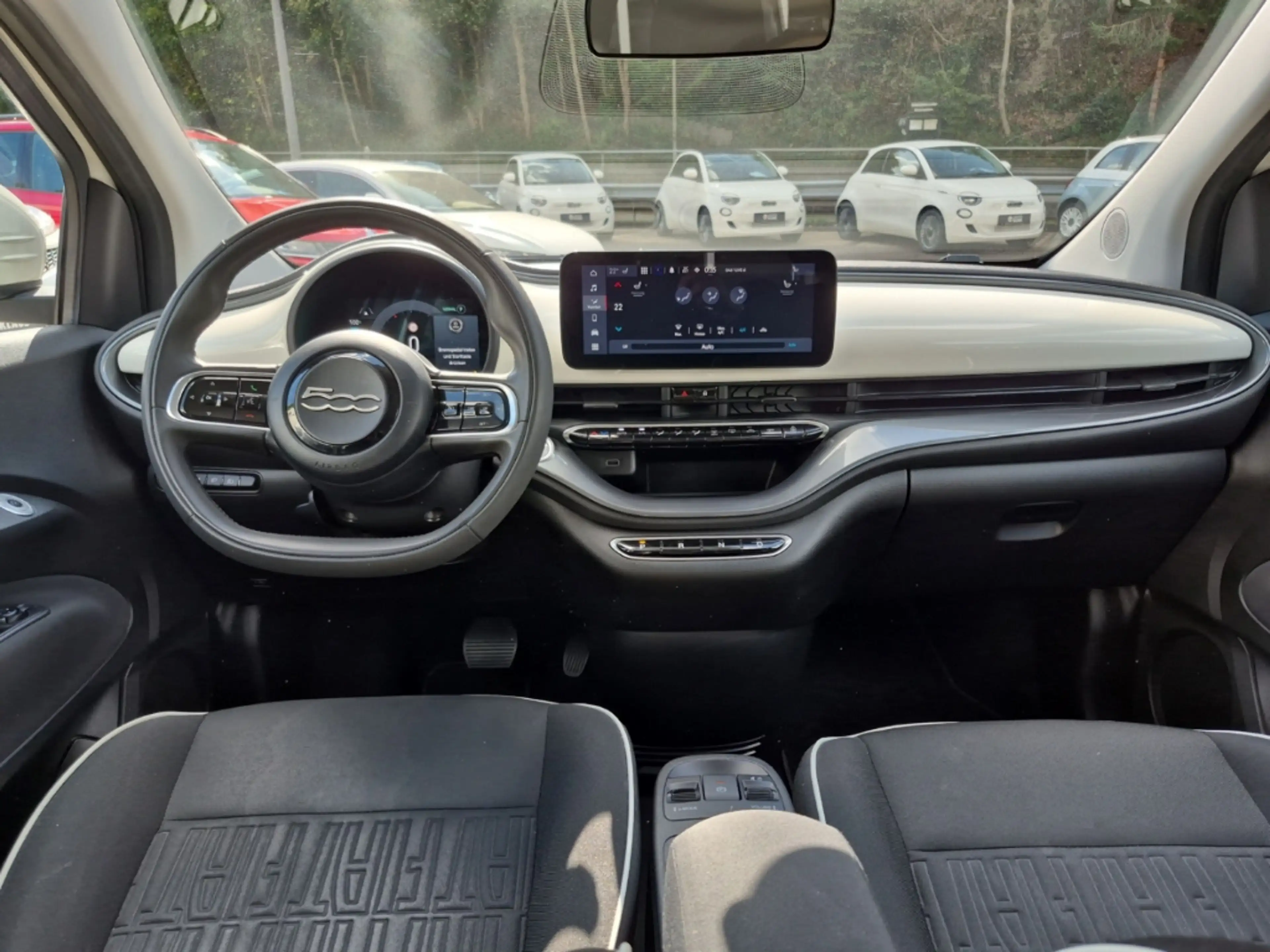 Fiat 500e LM Kamera Keyless Sitzheizung — photo 9