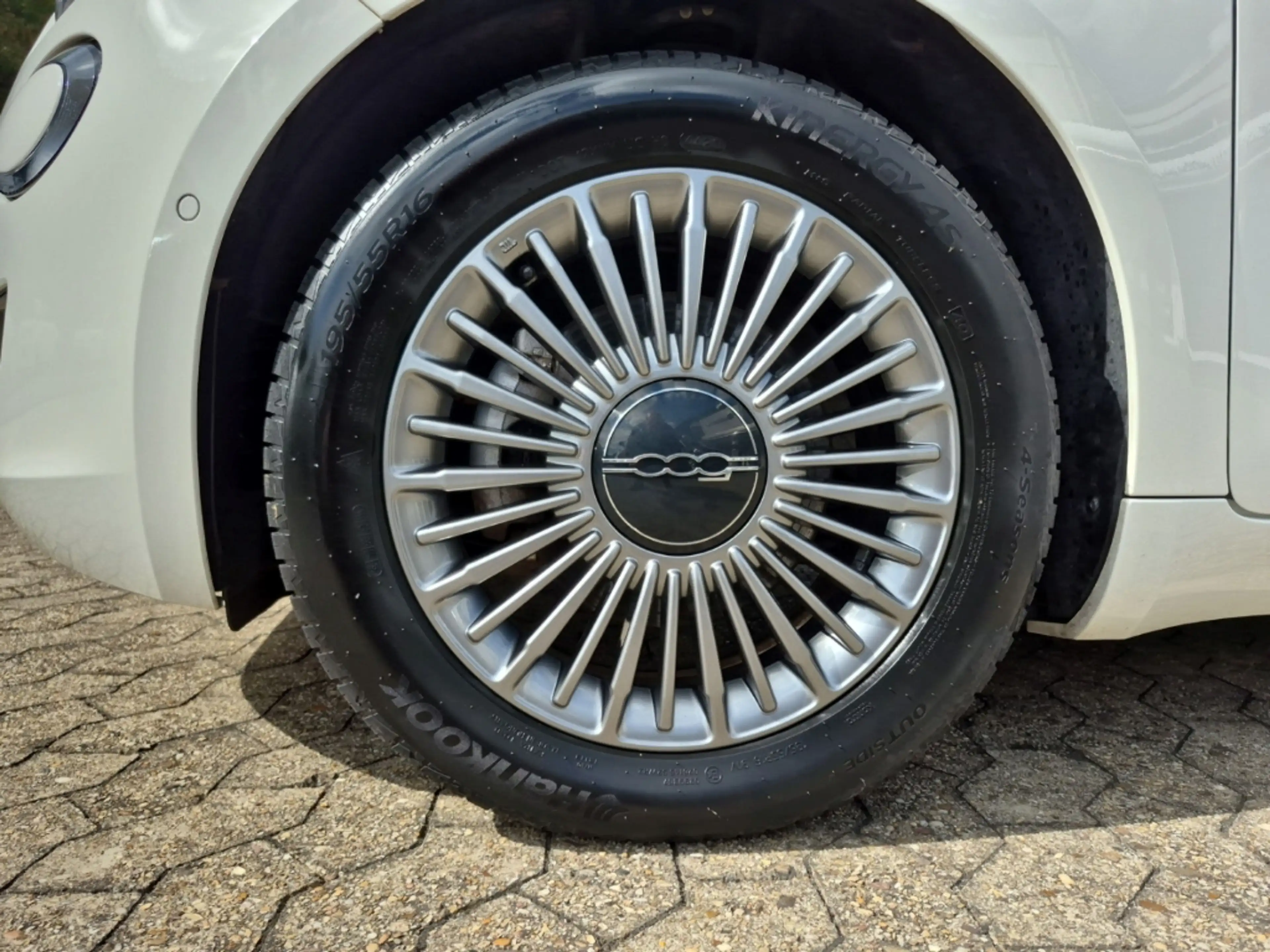 Fiat 500e LM Kamera Keyless Sitzheizung — photo 13