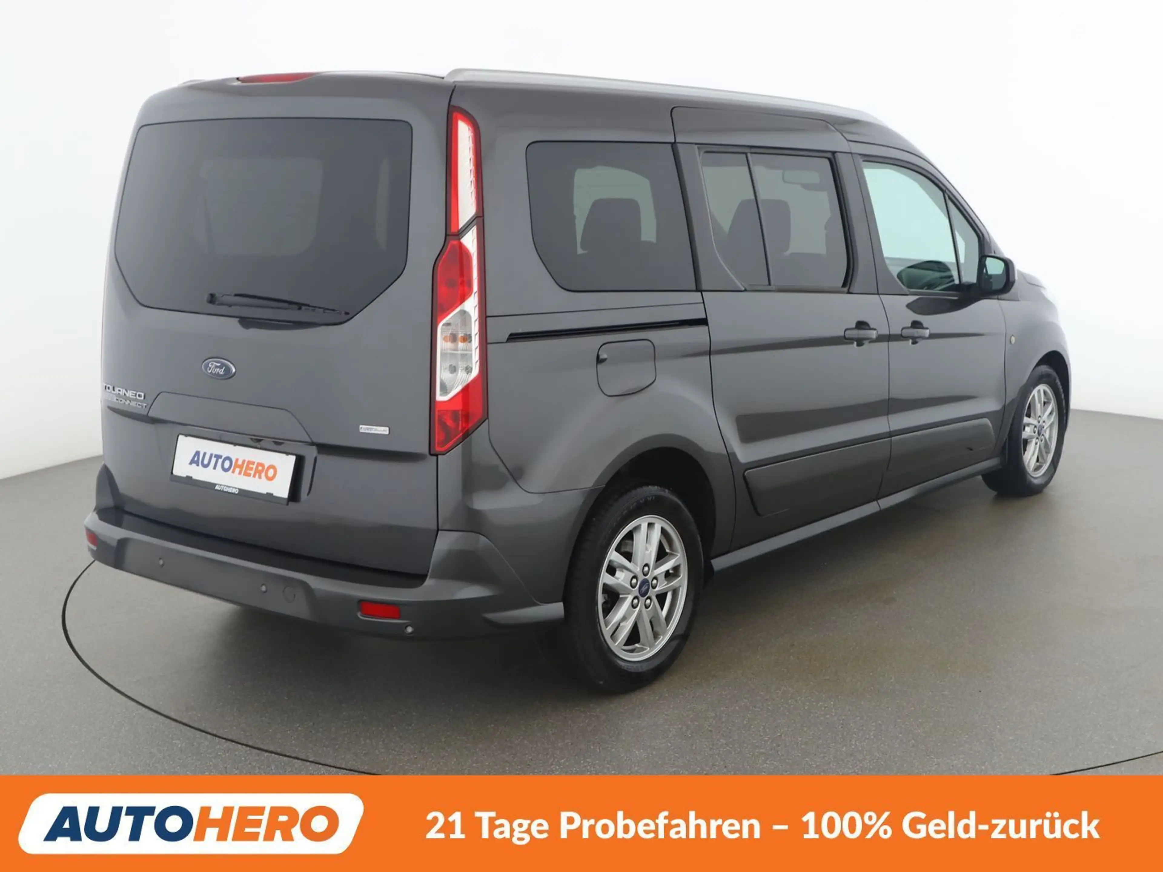 Ford Grand Tourneo 1.5 TDCi EcoBlue Titanium — photo 6