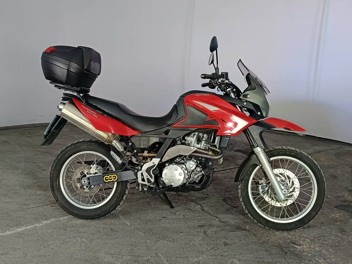 Aprilia 650 Trail Красный - 1