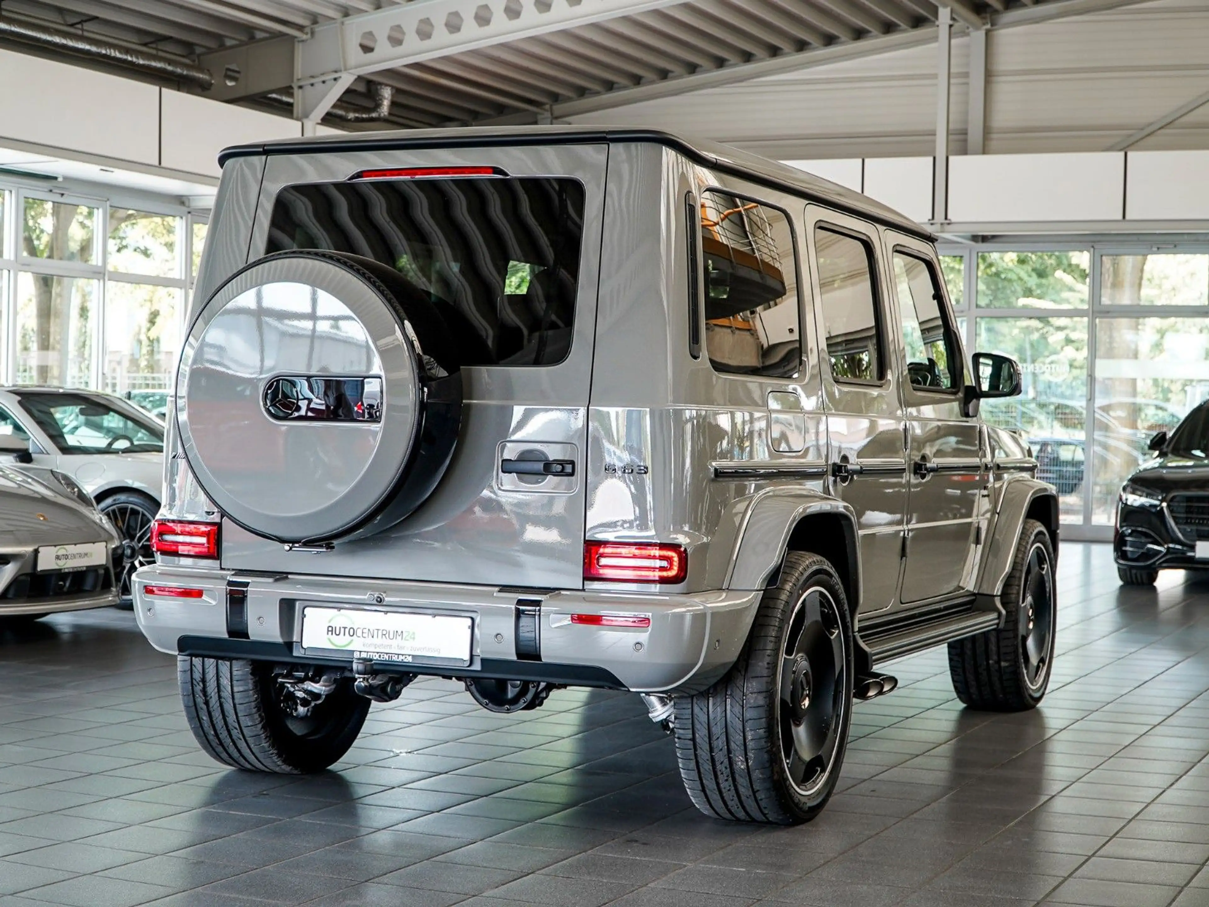 Mercedes-Benz G 63 AMG Manufaktur Technik Winter Entertainment — photo 9