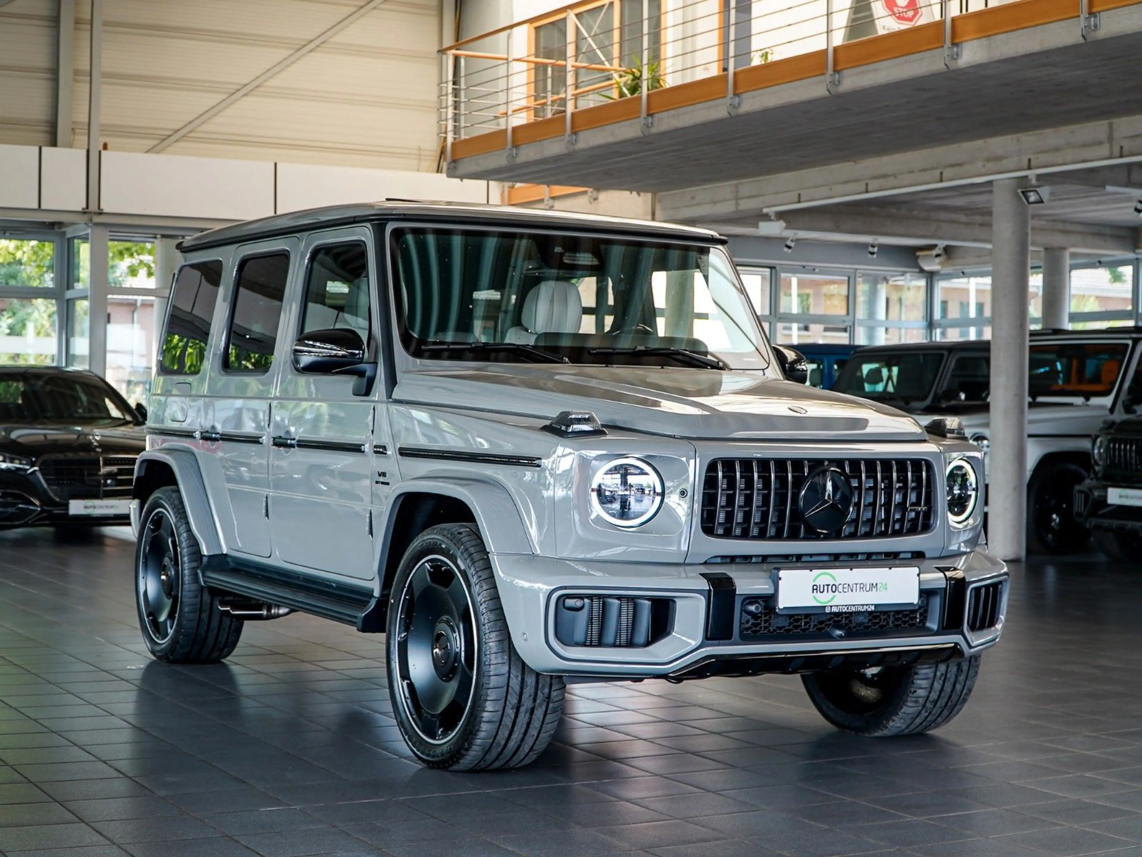 Mercedes-Benz G 63 AMG Manufaktur Technik Winter Entertainment — photo 4