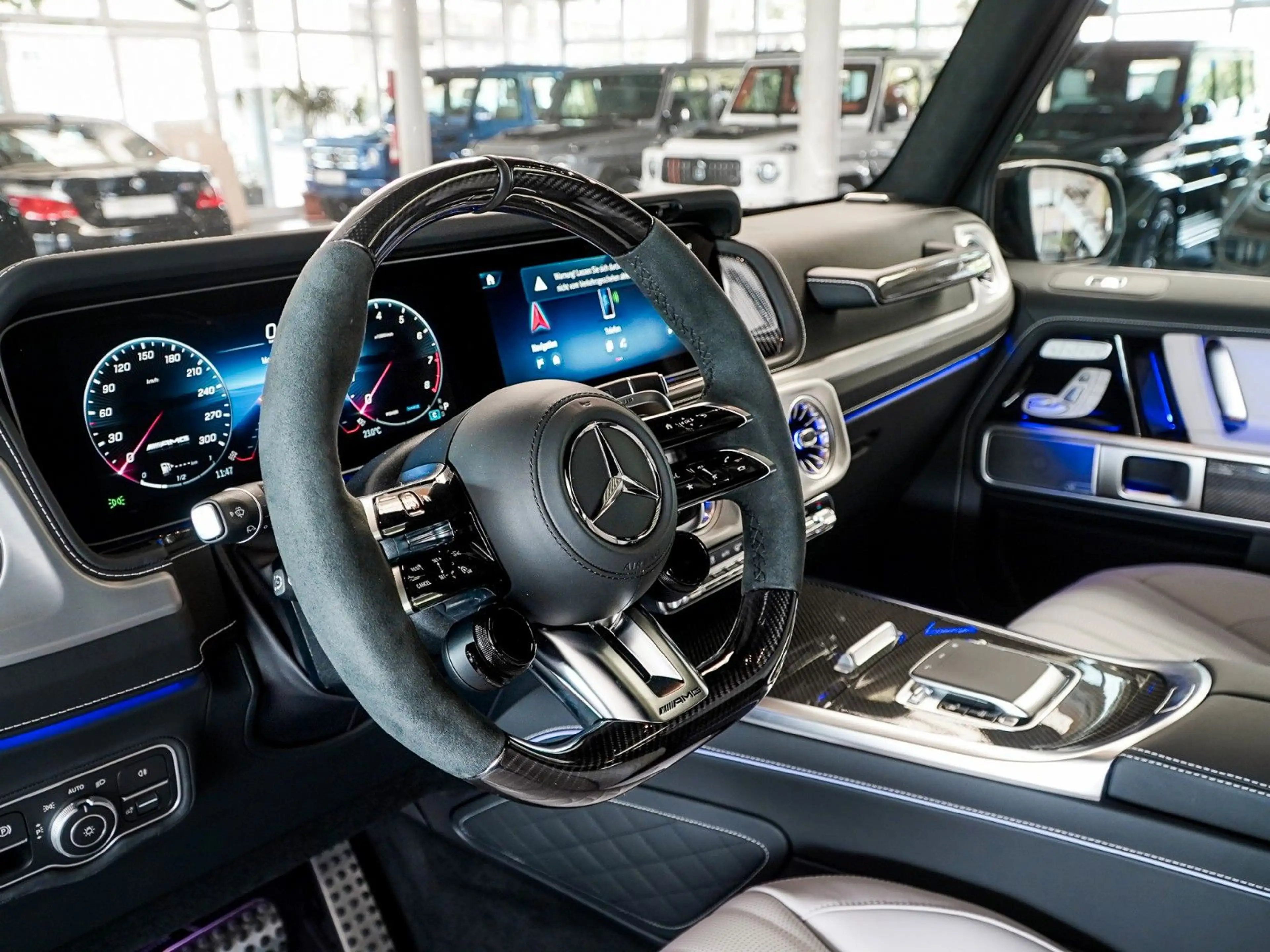 Mercedes-Benz G 63 AMG Manufaktur Technik Winter Entertainment — photo 12