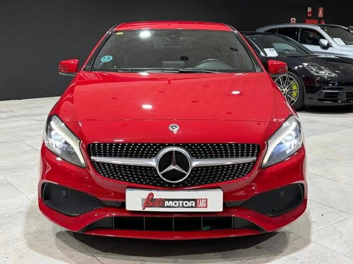 Mercedes-Benz A 200 200d 7G-DCT Rojo - 2