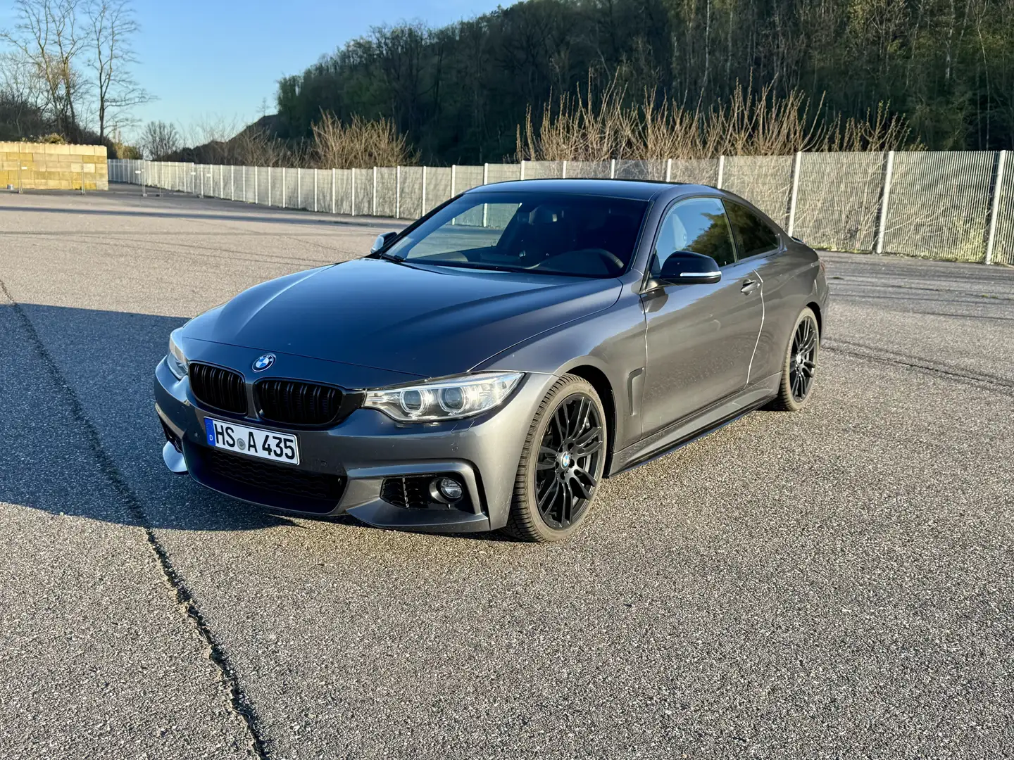 BMW 435 435d Coupe xDrive Sport-Aut. Šedá - 2