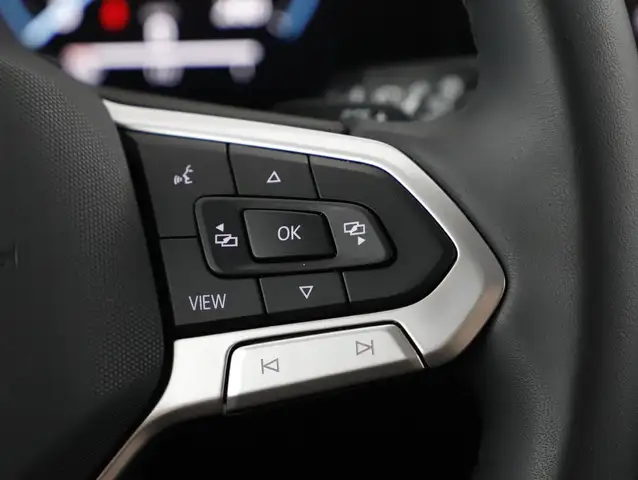 Volkswagen Touareg view 15