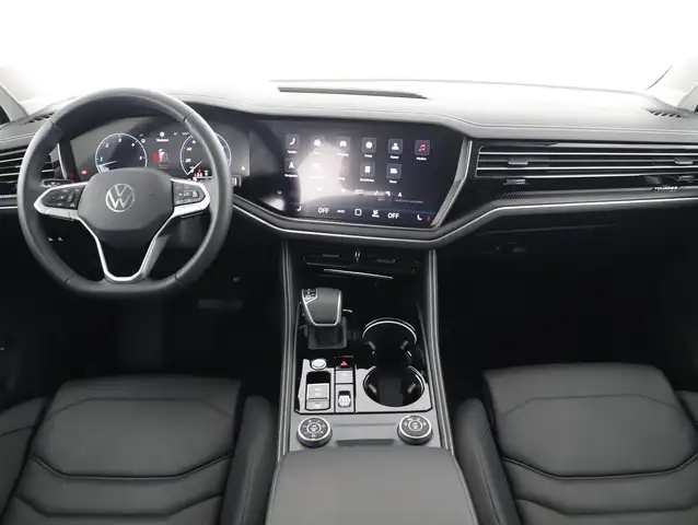 Volkswagen Touareg view 11