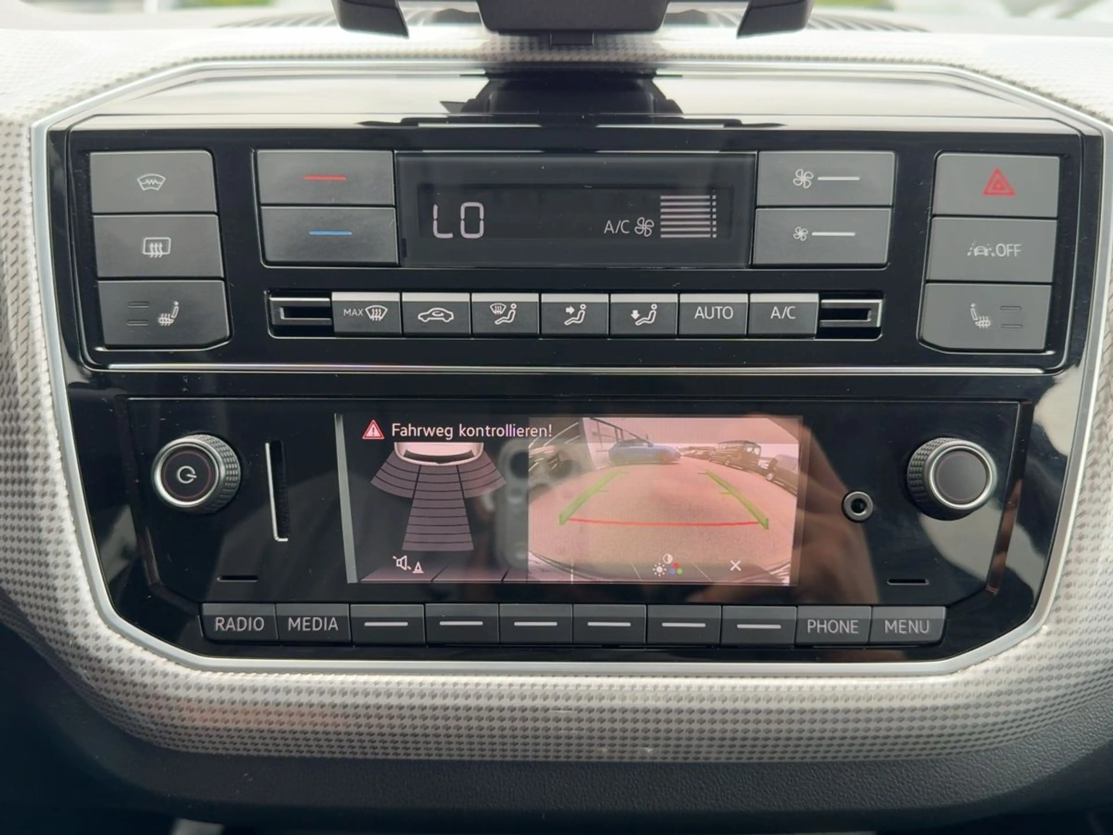 Volkswagen e-up! "Max"32 kWh ab 3,99% Kamera Tempo Climatro — photo 15
