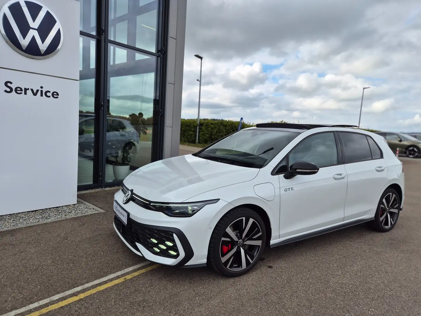 Volkswagen Golf GTE 1.5 TSI eHybrid 272 PS DSG AHK/Standkl/DCC/HuD/ASG Weiß - 1
