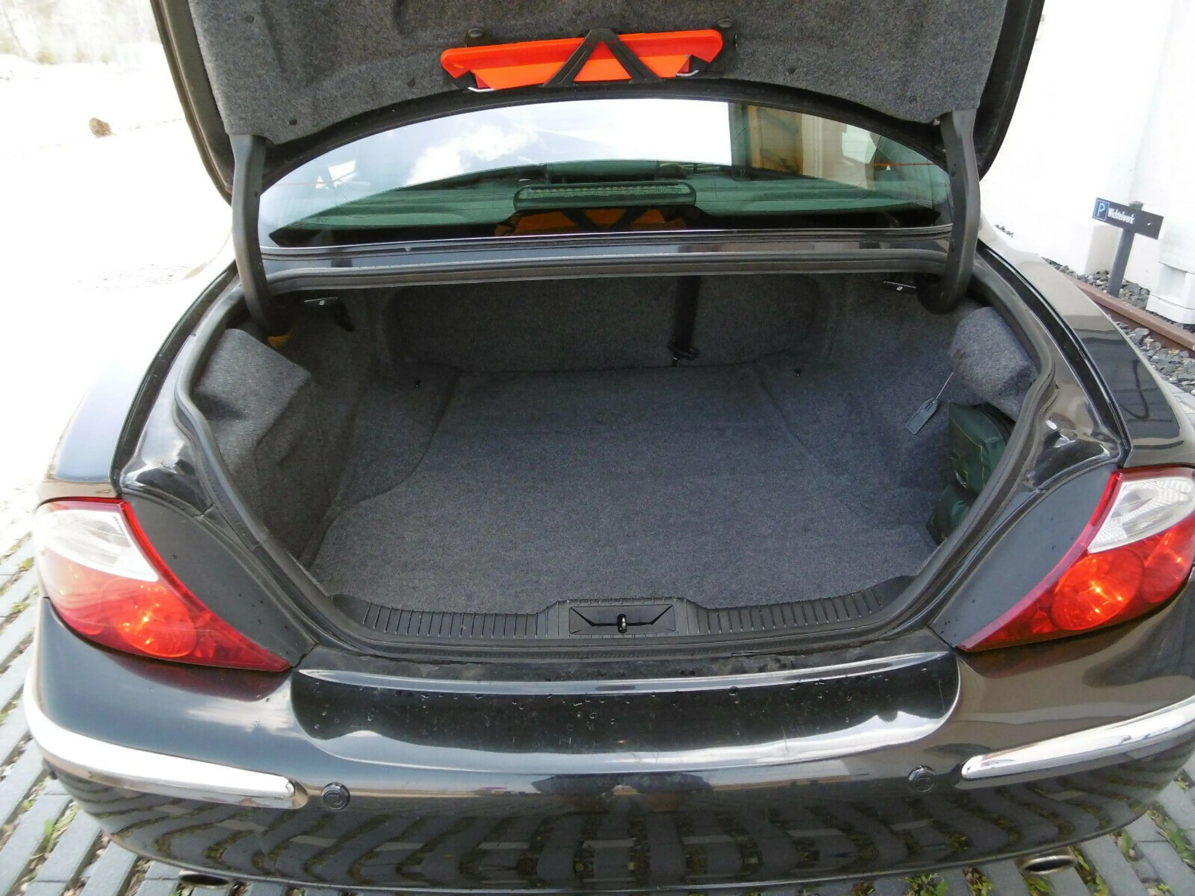 Jaguar S-Type 3.0 V6 Executive — photo 12