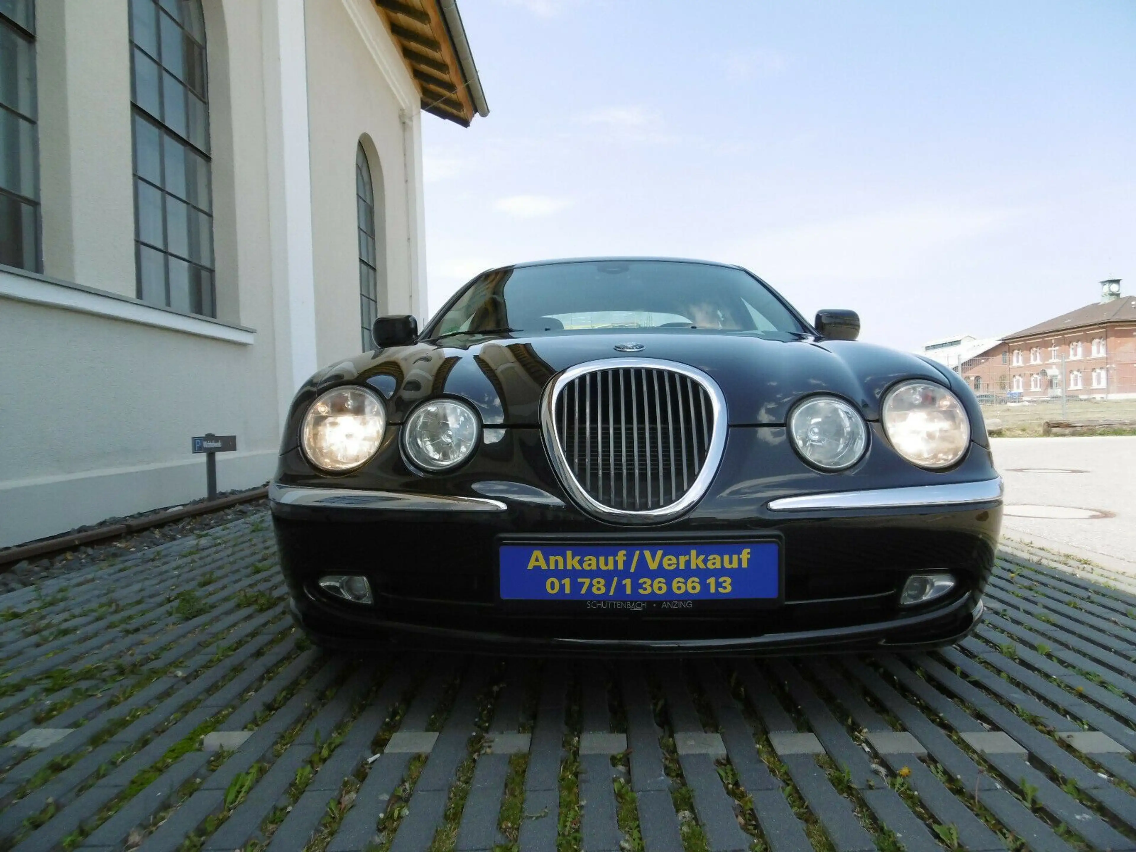 Jaguar S-Type 3.0 V6 Executive — photo 14