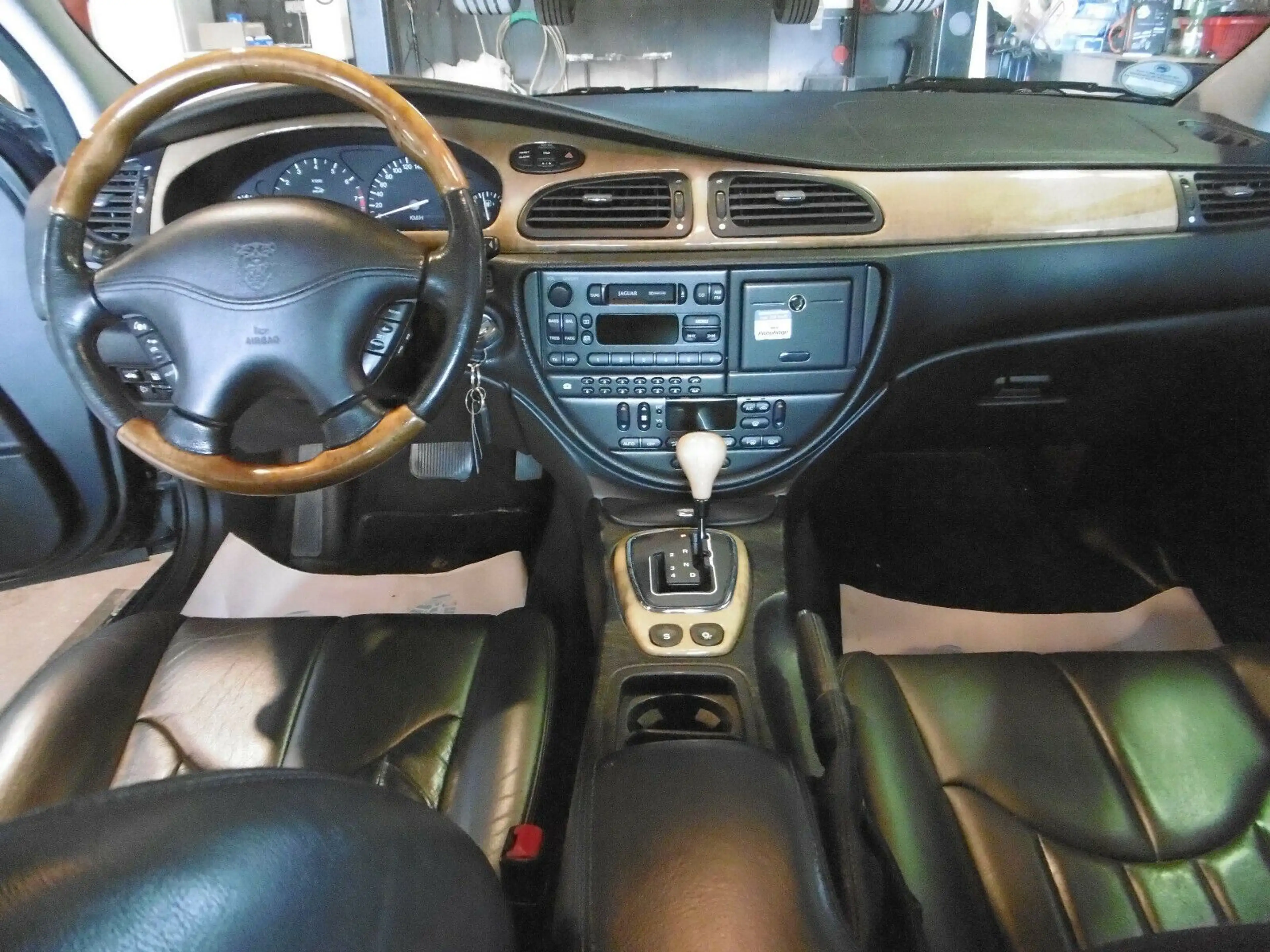 Jaguar S-Type 3.0 V6 Executive — photo 3
