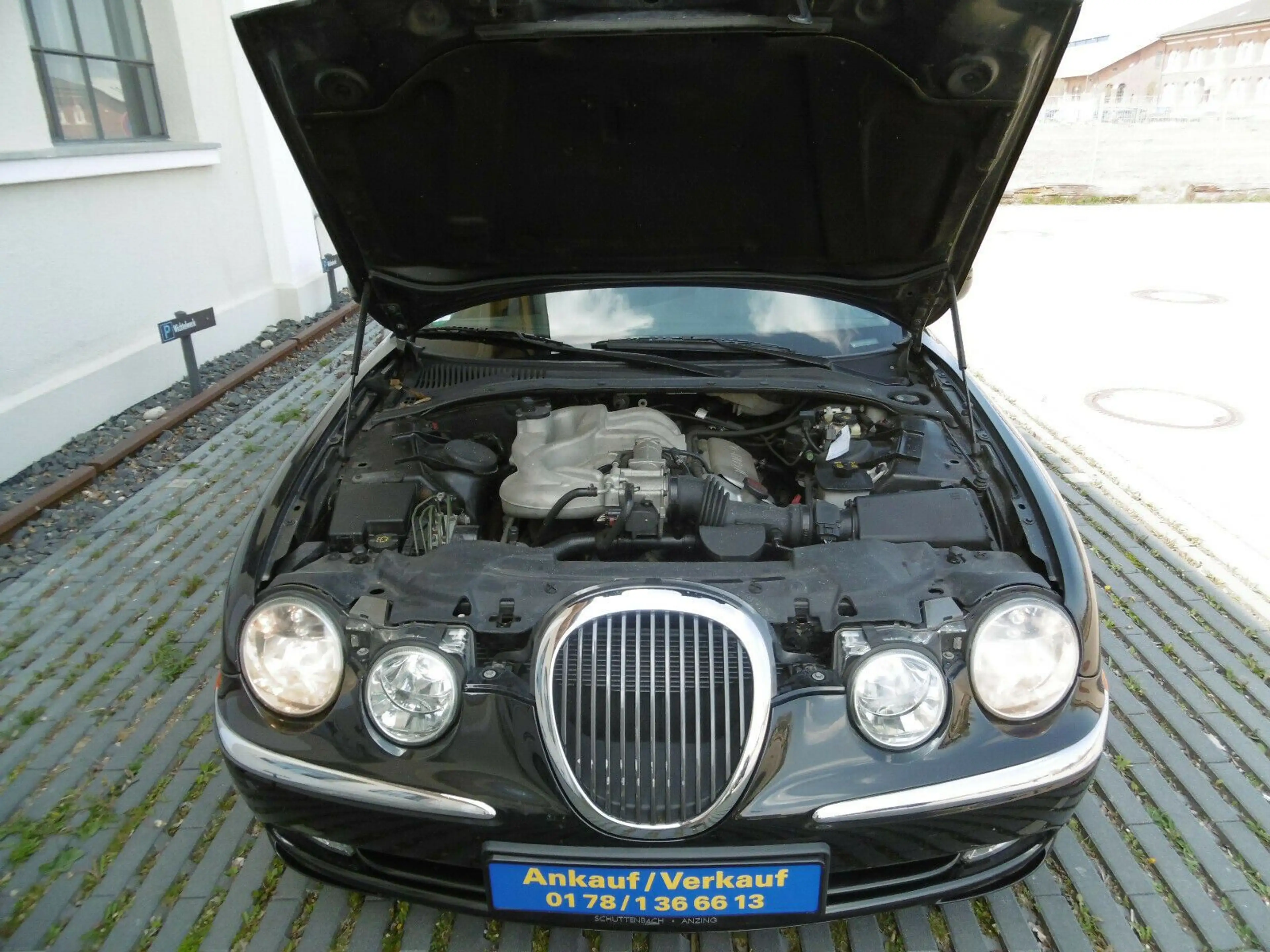 Jaguar S-Type 3.0 V6 Executive — photo 11