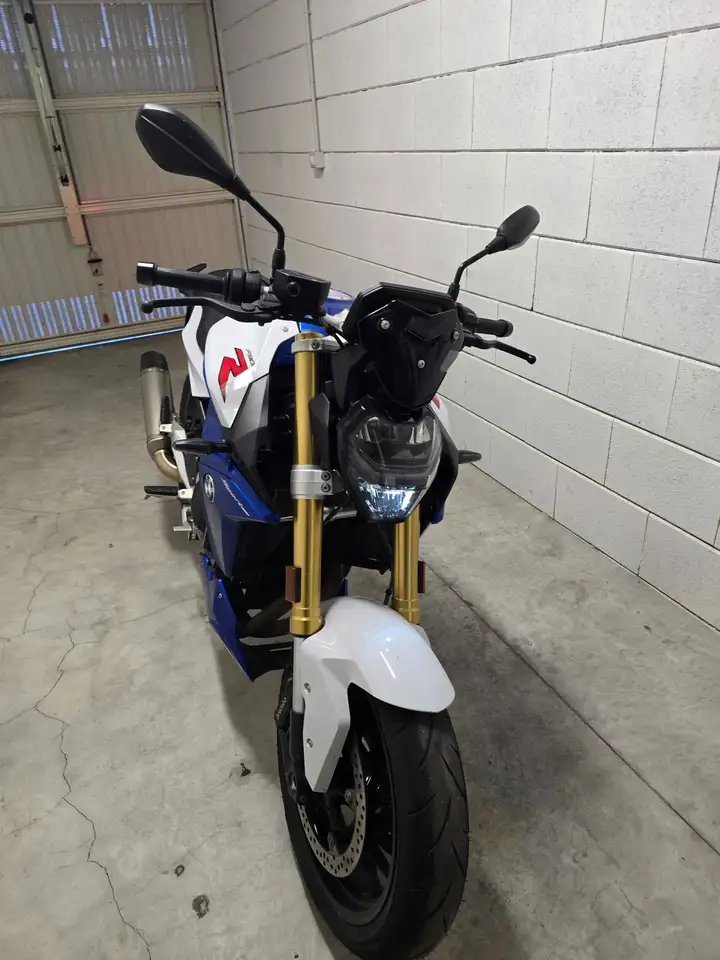 BMW F 900 R