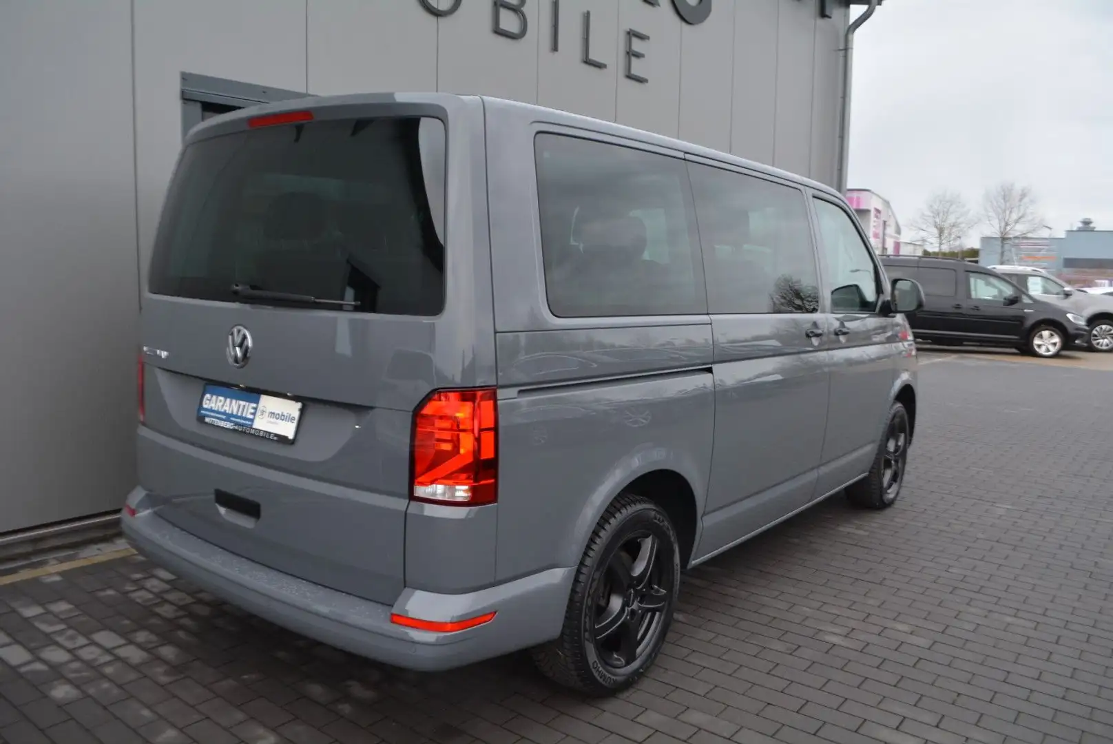 Volkswagen T6 Multivan T6.1 Multivan Family Navi-7Sitzer-Garantie incl. Grijs - 2