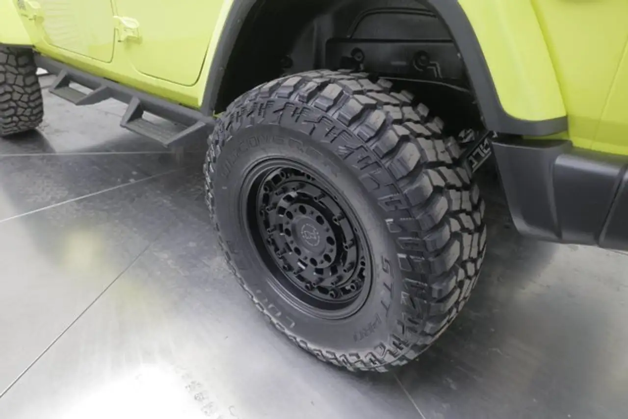 Jeep Wrangler photo Jeep Wrangler