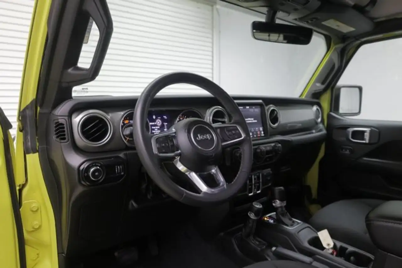 Jeep Wrangler photo Jeep Wrangler