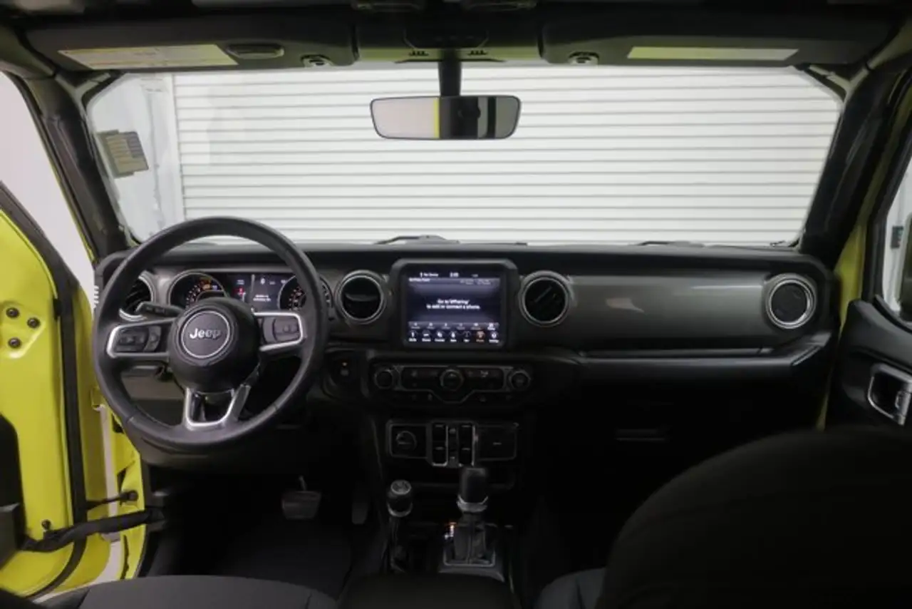 Jeep Wrangler photo Jeep Wrangler
