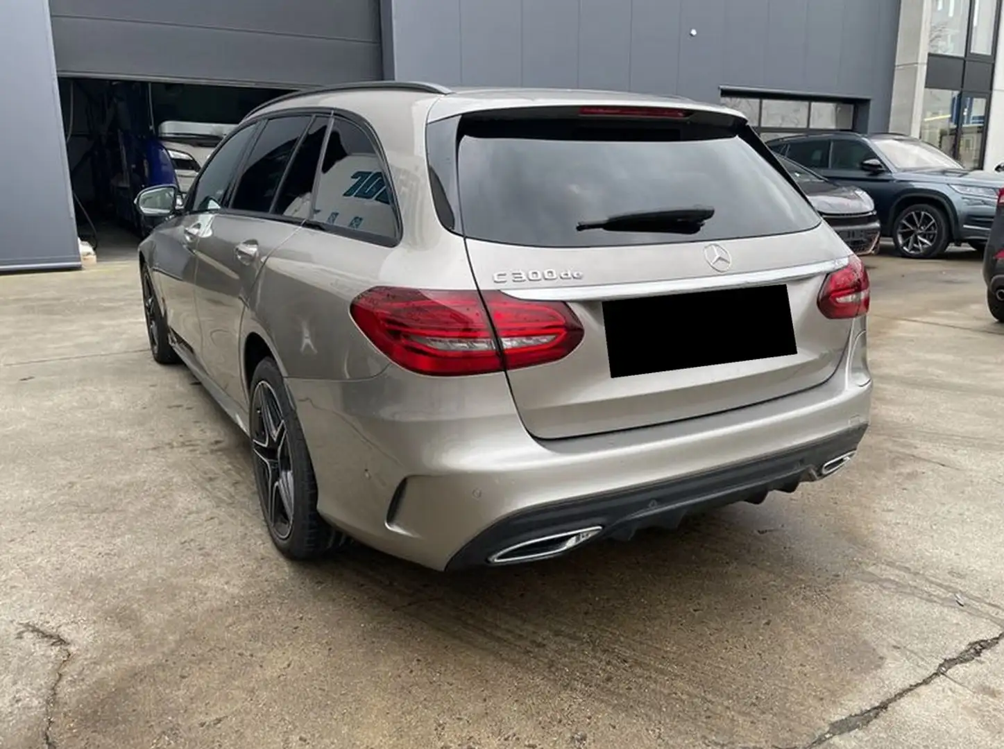 Mercedes-Benz C 300 C 300 e T 9G-TRONIC AMG Line Gris - 2