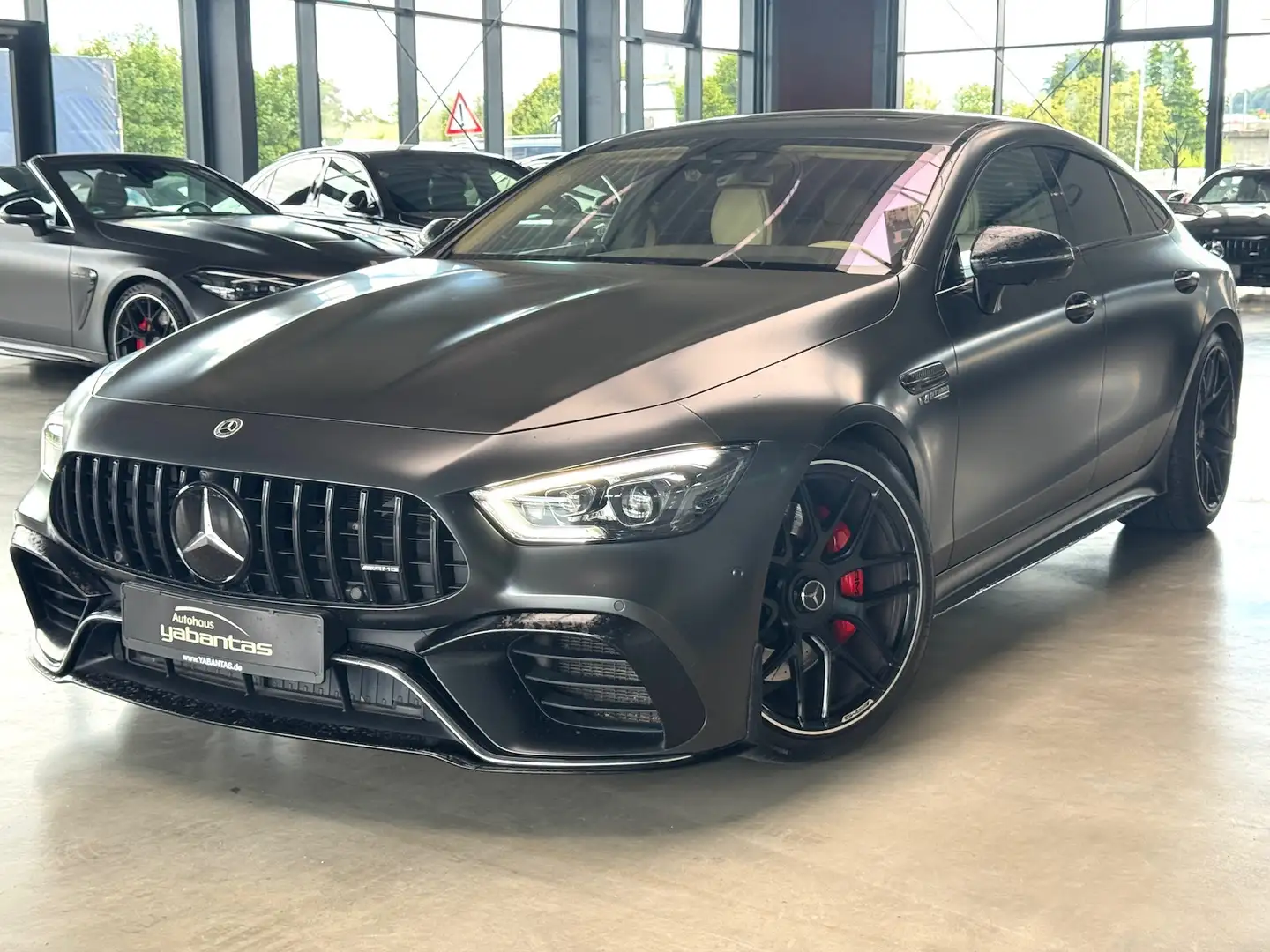 Mercedes-Benz AMG GT 63 4M+ DISTRONIC+ AIRMATIC Aerodynamik KEYLESS-GO Schwarz - 1