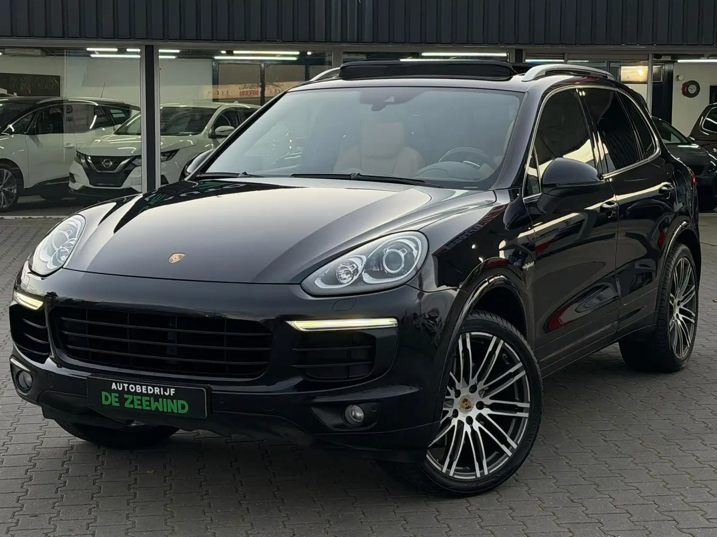 Porsche Cayenne 3.0 S E-Hybrid|pano|led|Rijklaar Blauw - 2