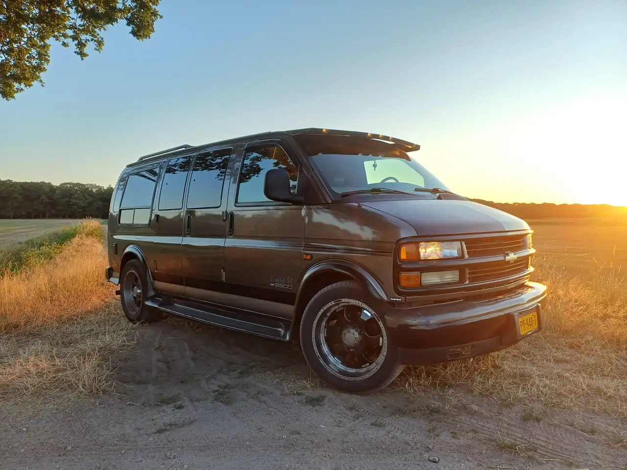 Chevrolet Chevy Van 2500 Express Explorer Limited, foto 1