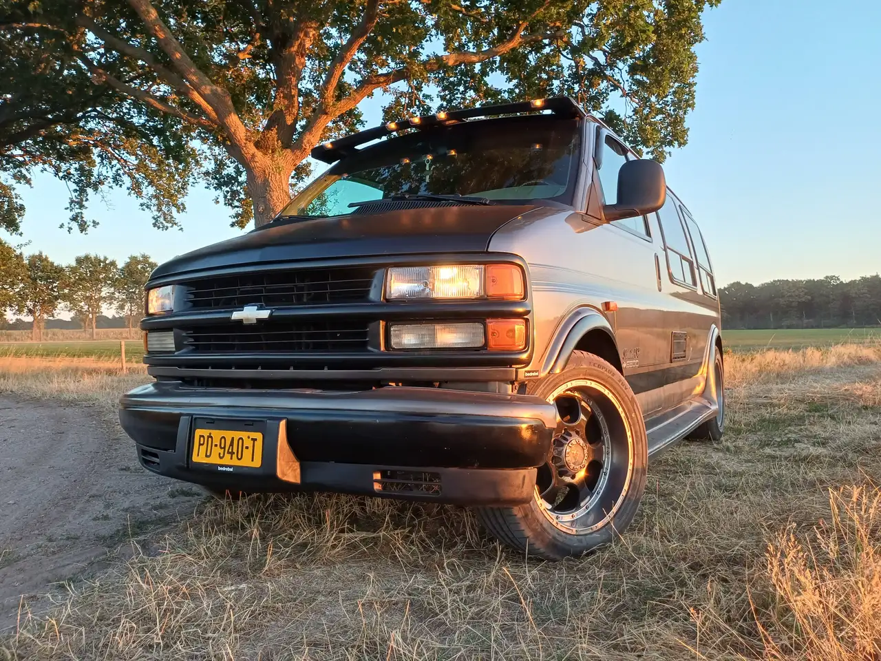 Chevrolet Chevy Van 2500 Express Explorer Limited, foto 3