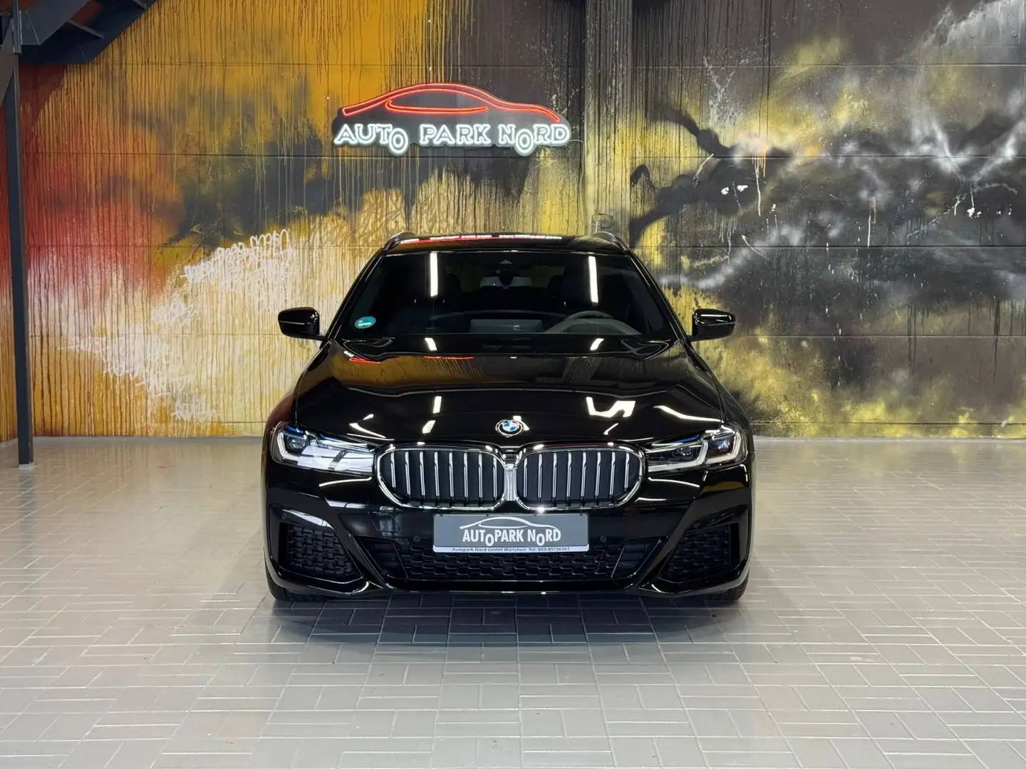 BMW 530 i M Sport~LEDER~KAMERA~LASER~AHK~HEADUP~ Noir - 2