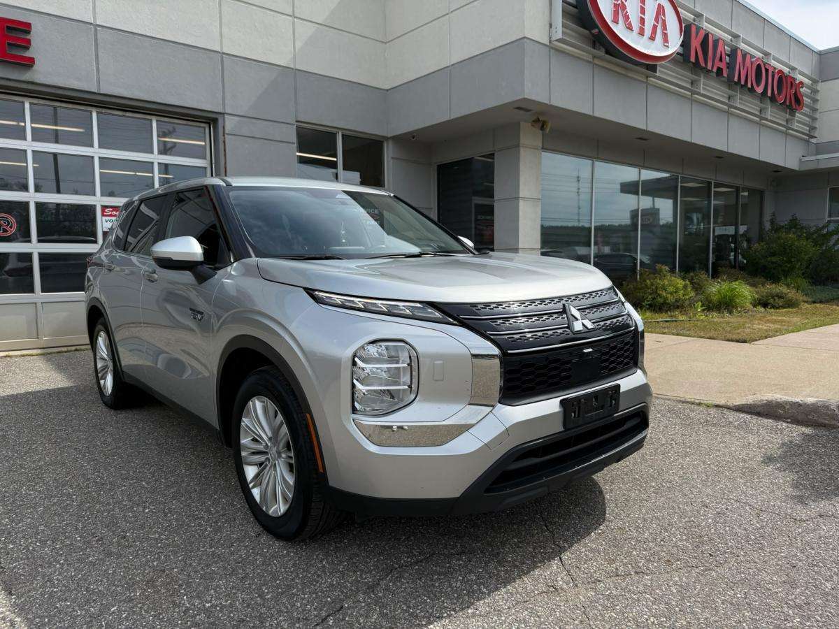 2023 Mitsubishi Outlander ES S-AWC