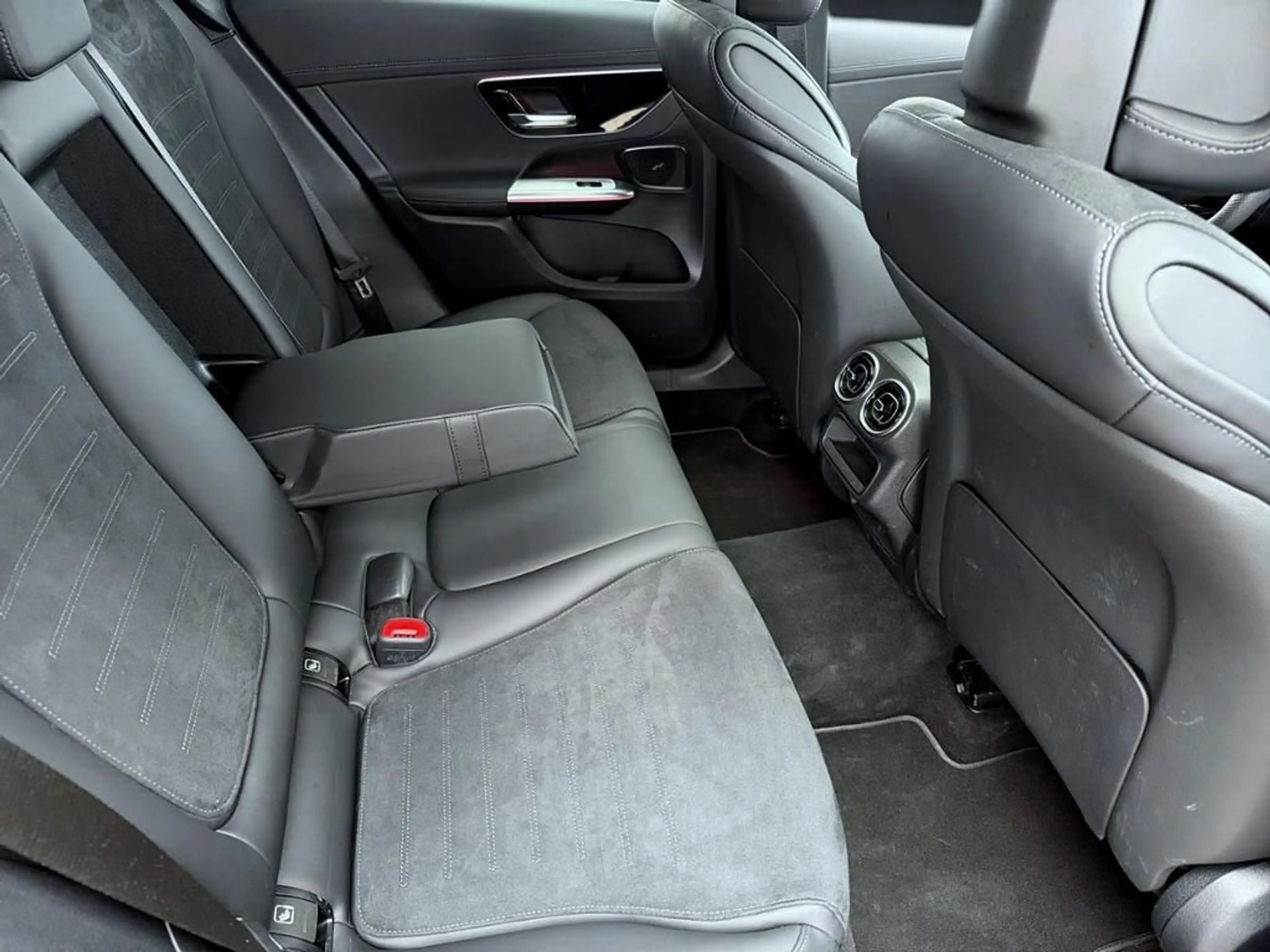 Mercedes-Benz GLC 300 e 4M Coupé AMG, Pano, AIRMATIC, Sound — photo 4