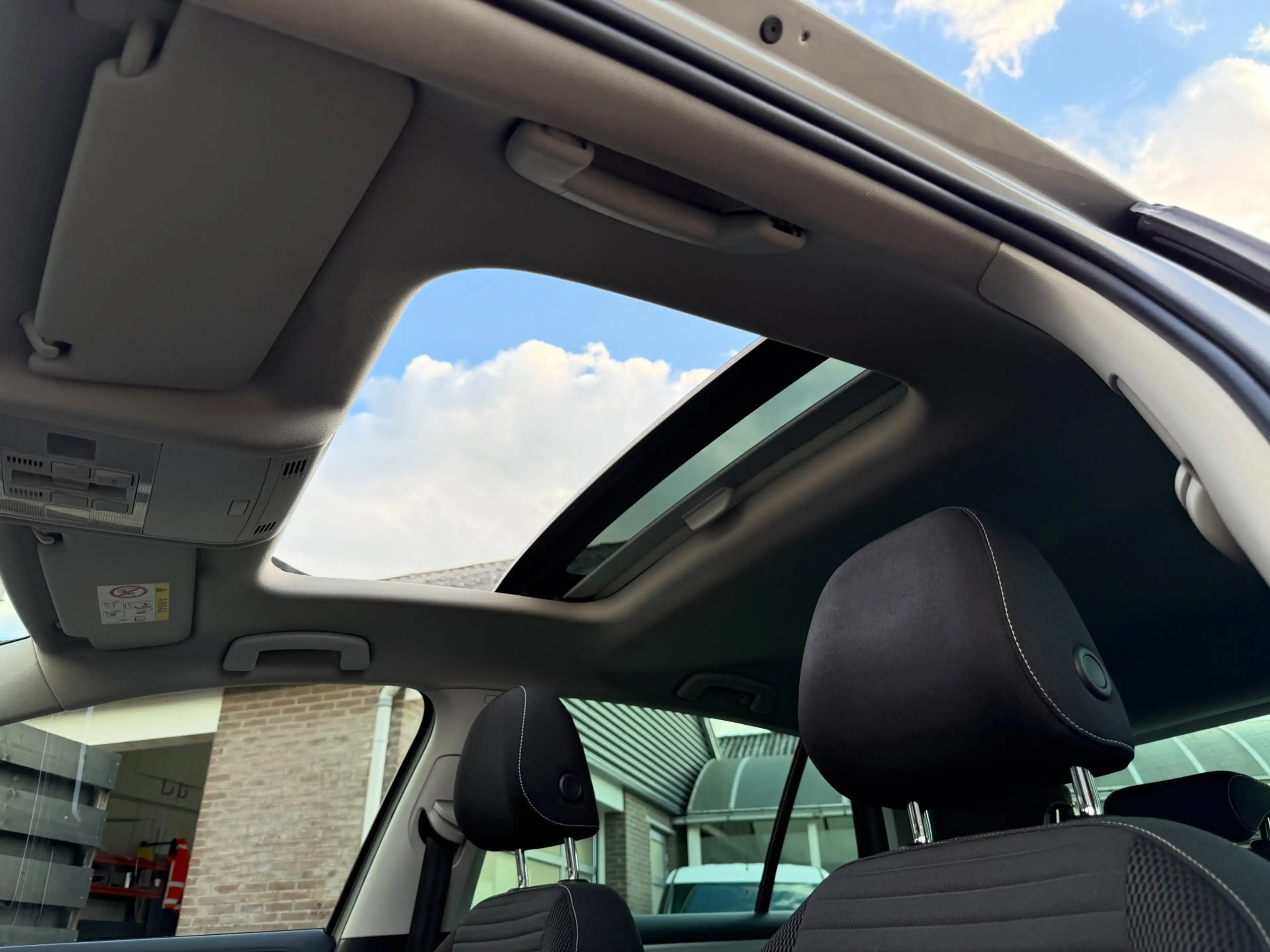 Volkswagen Golf 1.4 TSI Xenon Led I Pano I ACC I Blind spot I Navi — photo 19