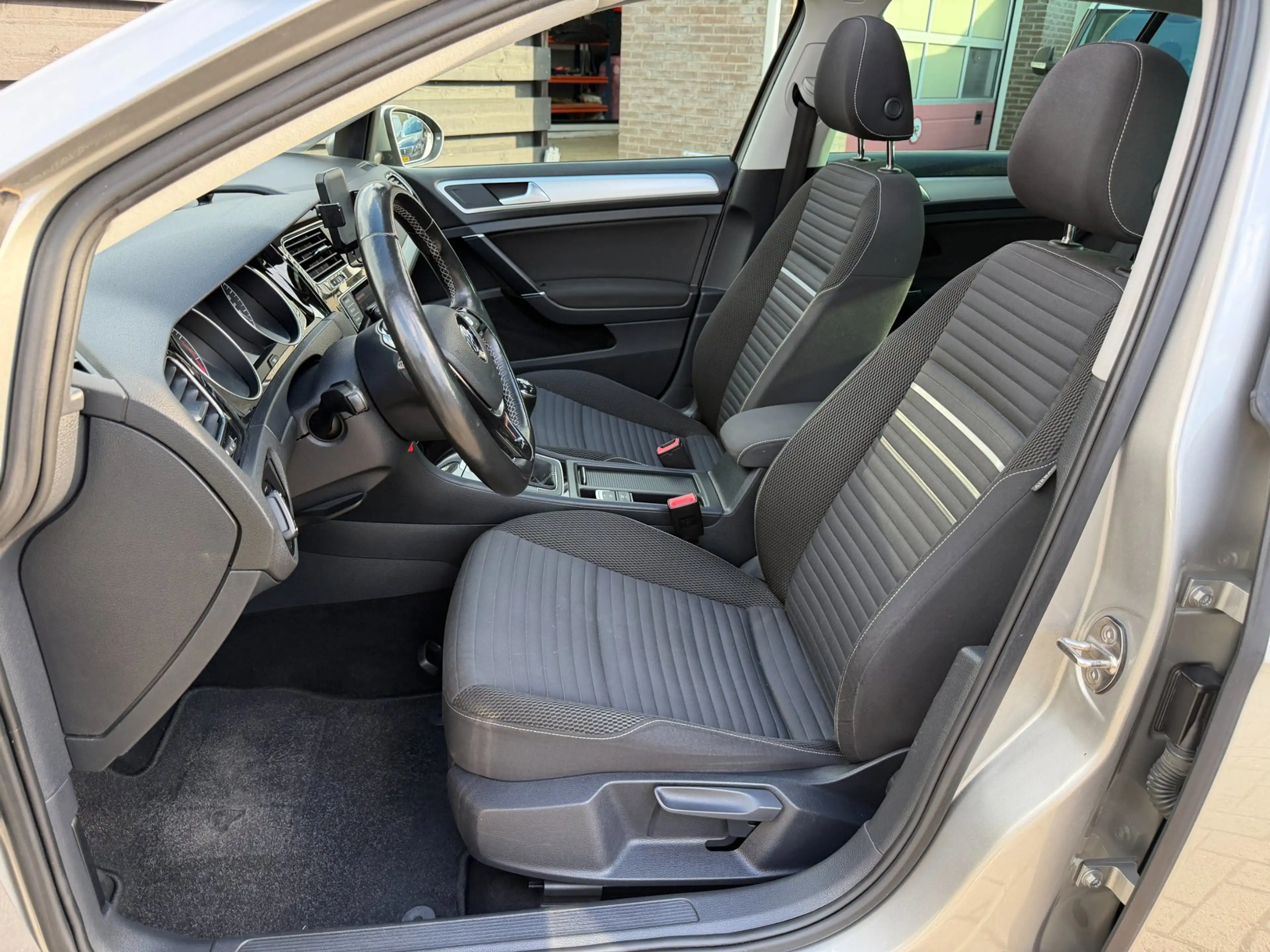 Volkswagen Golf 1.4 TSI Xenon Led I Pano I ACC I Blind spot I Navi — photo 8