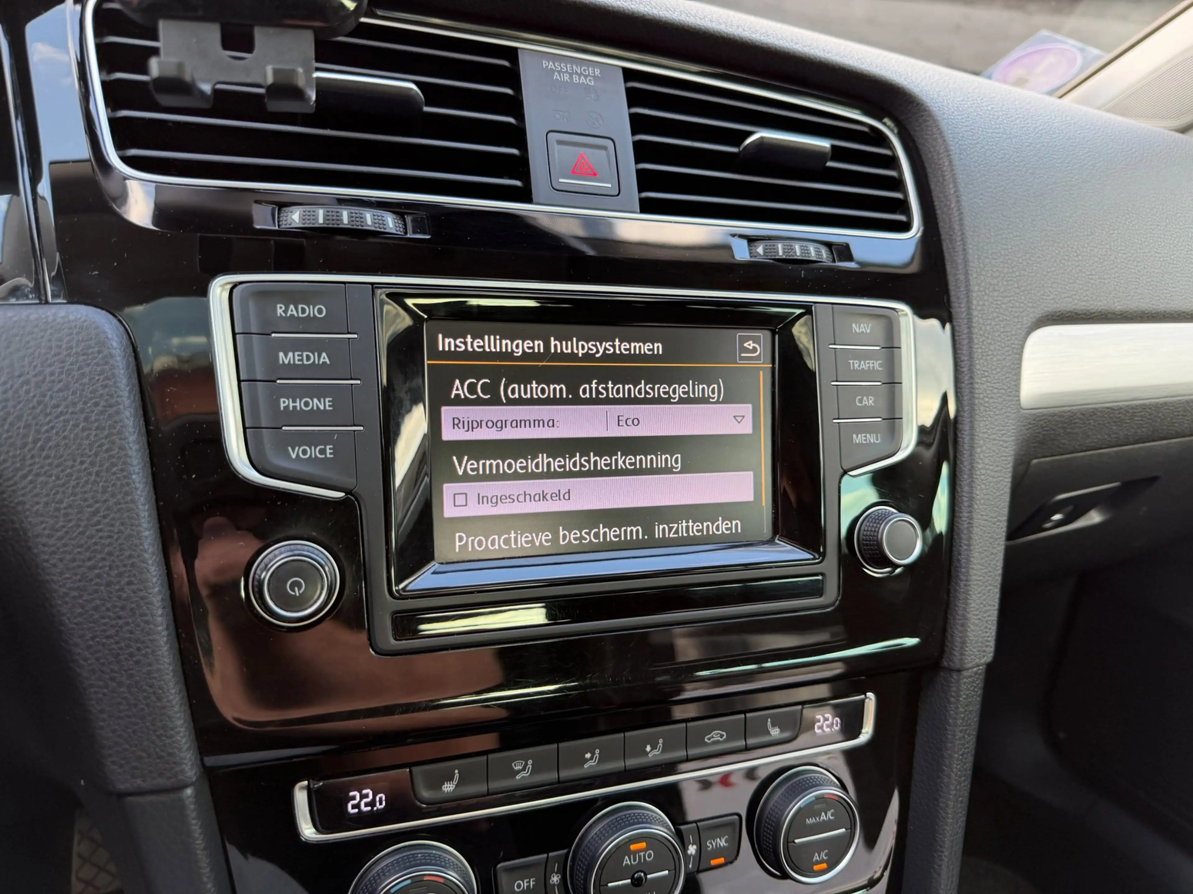 Volkswagen Golf 1.4 TSI Xenon Led I Pano I ACC I Blind spot I Navi — photo 21
